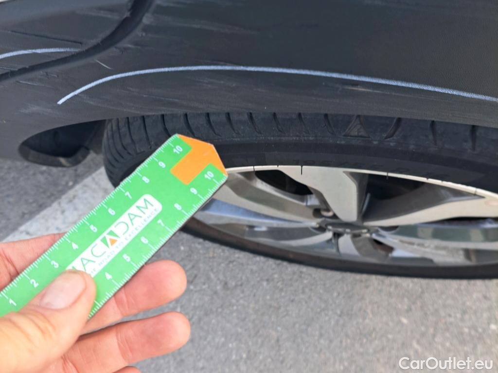  KIA  STONIC KIA  / 2017 / 5P / todoterreno 1.0 T-GDi 88kW (120CV) MHEV iMT Drive #15