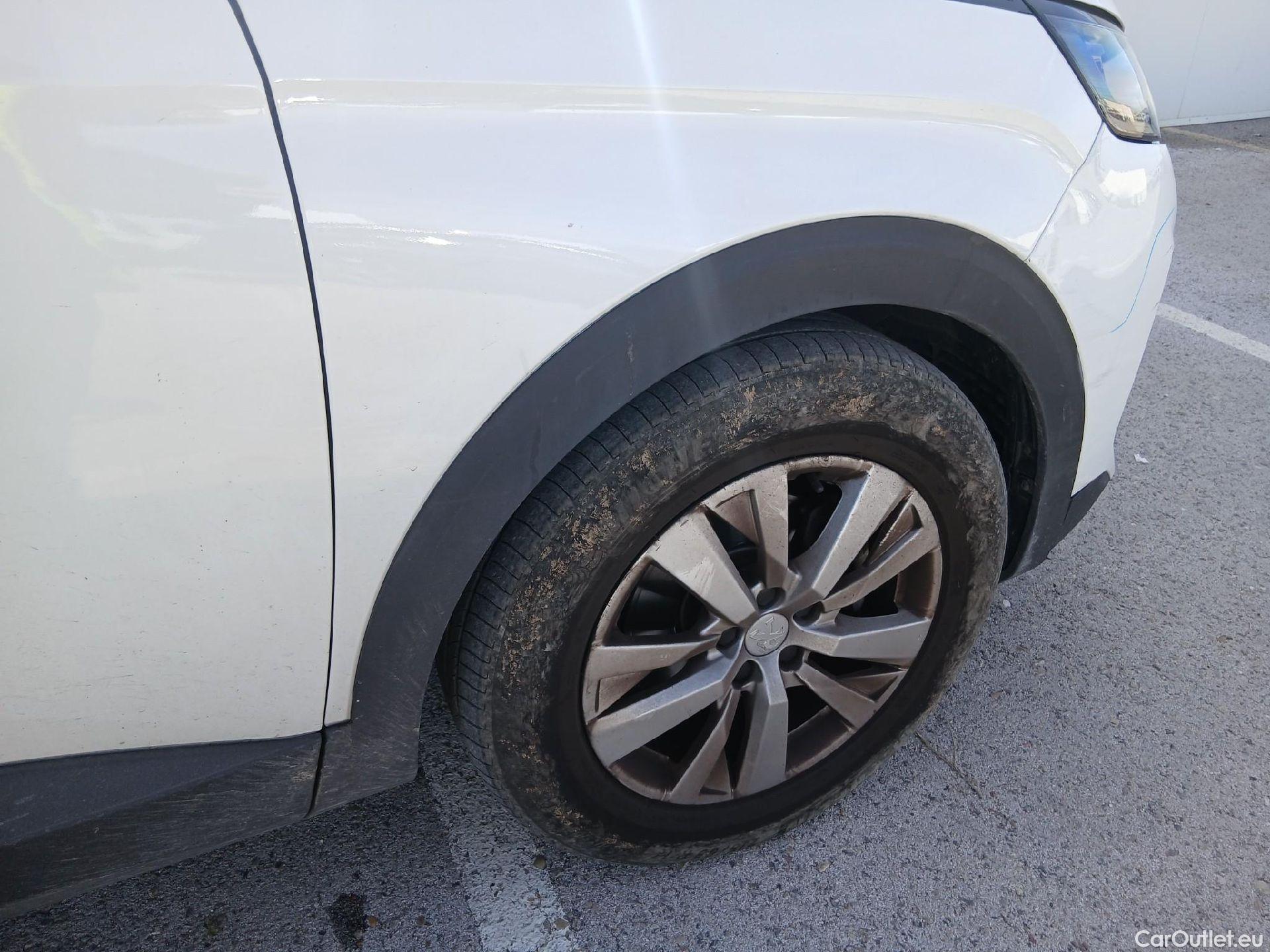  Peugeot  3008 PEUGEOT  / 2020 / 5P / todoterreno 1.5 BlueHDi 96kW (130CV) S&S Active Pack (AC4) #46