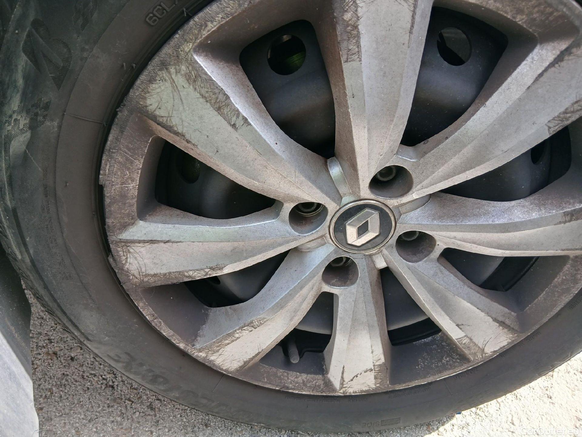  Renault  Clio RENAULT  / 2019 / 5P / berlina con portón Business TCe 74 kW (100CV) GLP #4