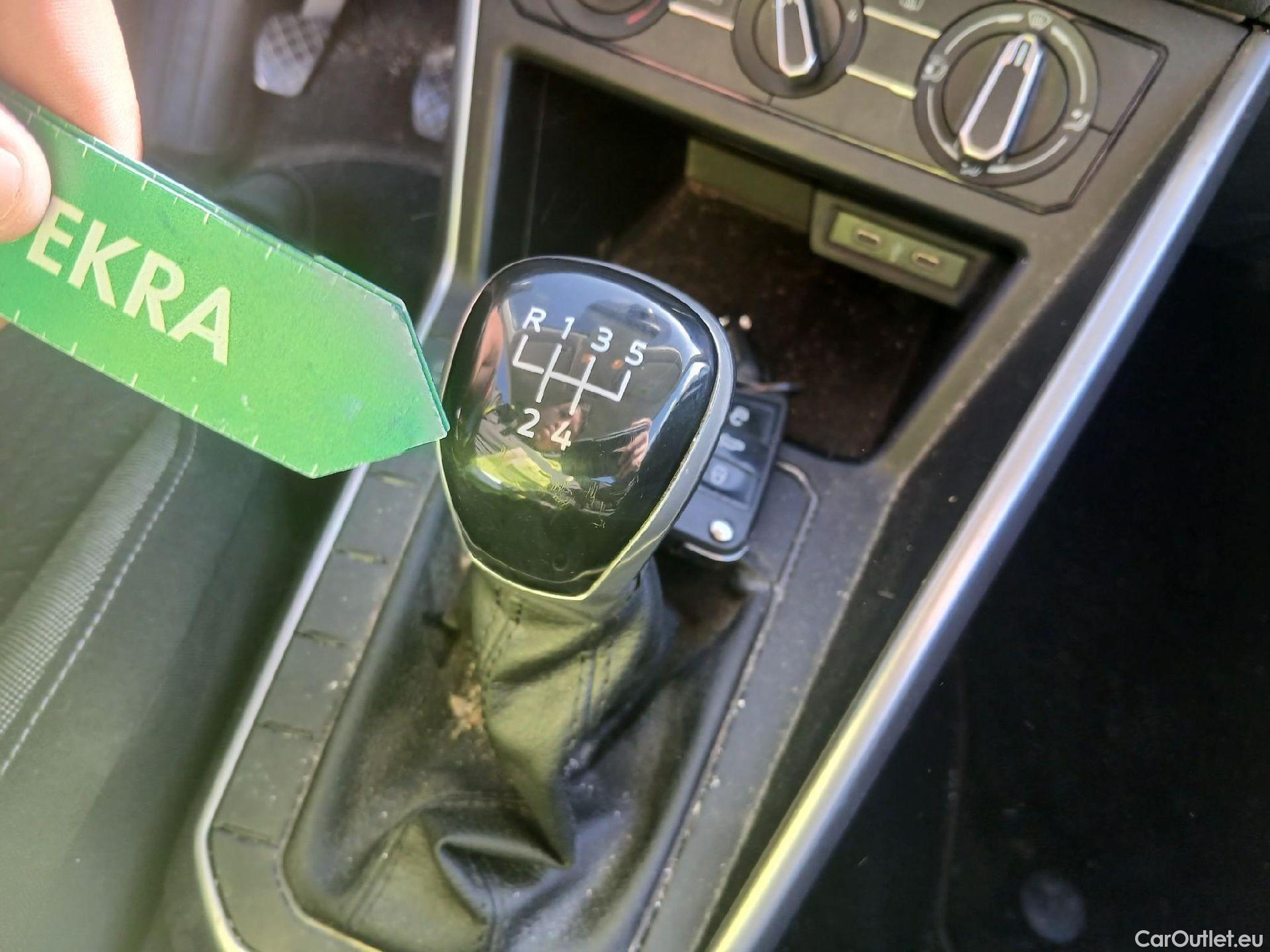  Volkswagen  Polo VOLKSWAGEN  / 2021 / 5P / berlina con portón Life 1.0 TSI 70kW (95CV) #13