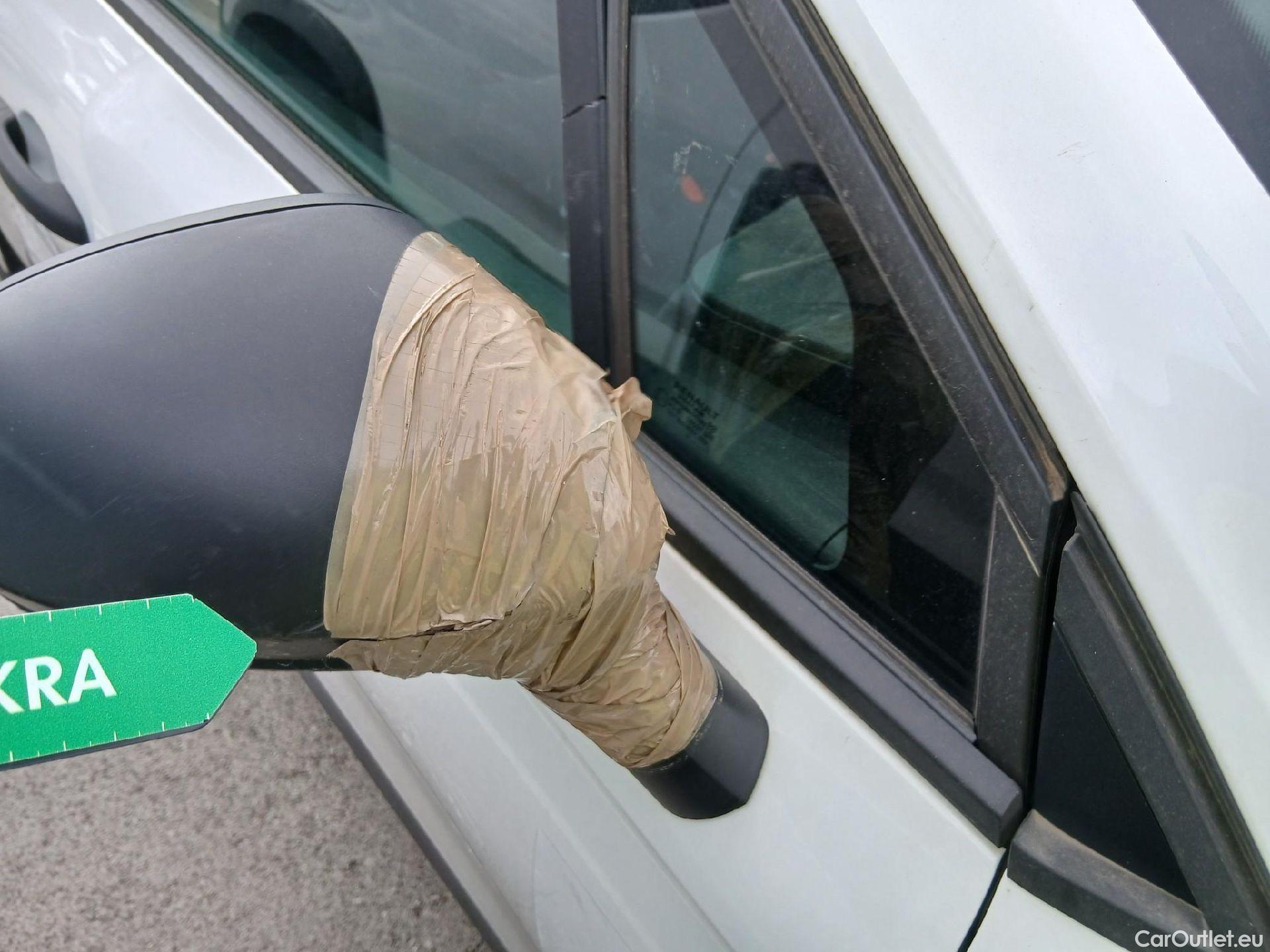  Renault  Clio RENAULT  / 2019 / 5P / berlina con portón Business TCe 74 kW (100CV) GLP #36