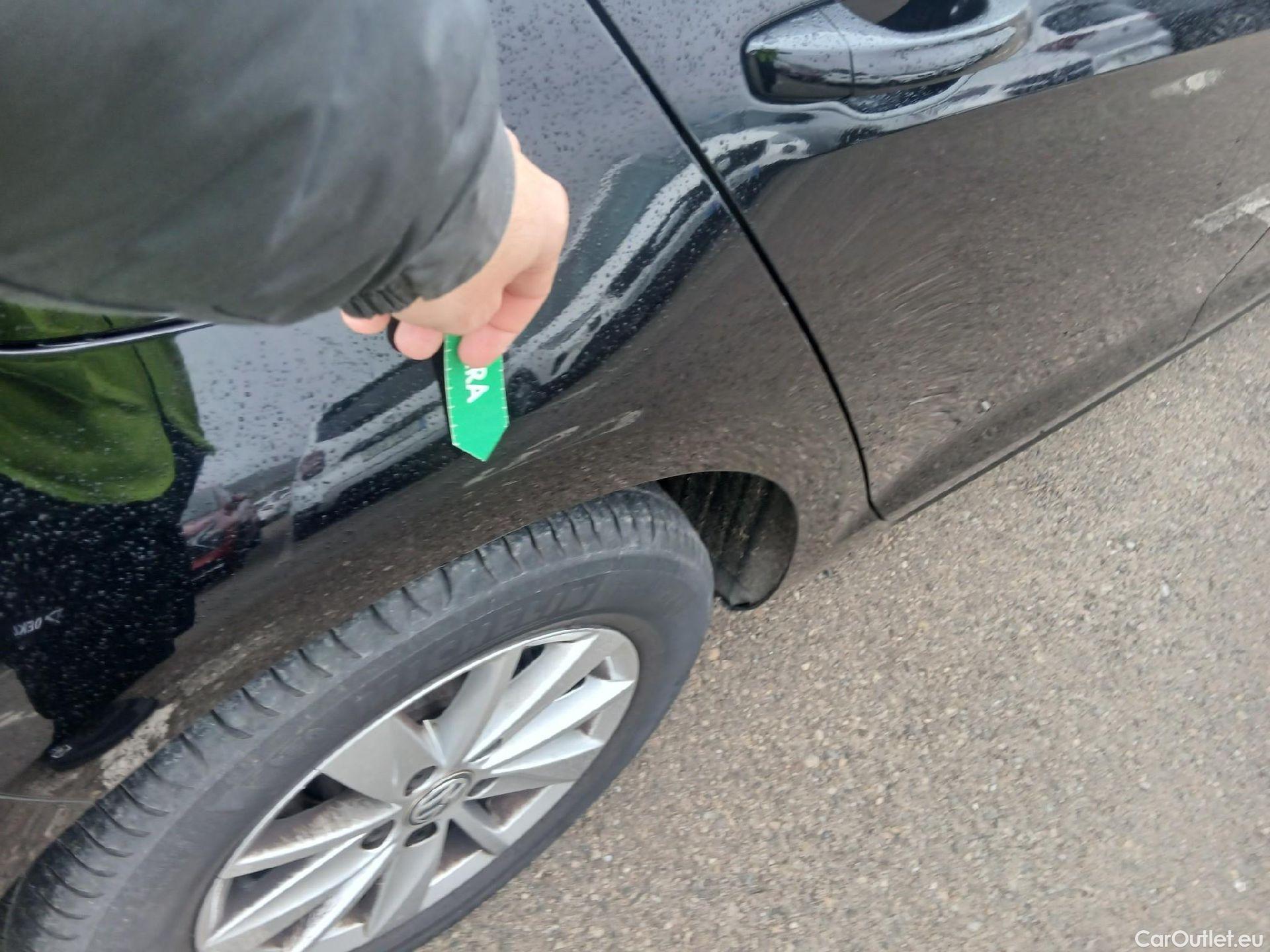  Volkswagen  Golf  VOLKSWAGEN / 2016 / 5P / berlina con portón Last Edition 1.6 TDI 85kW (115CV) #18