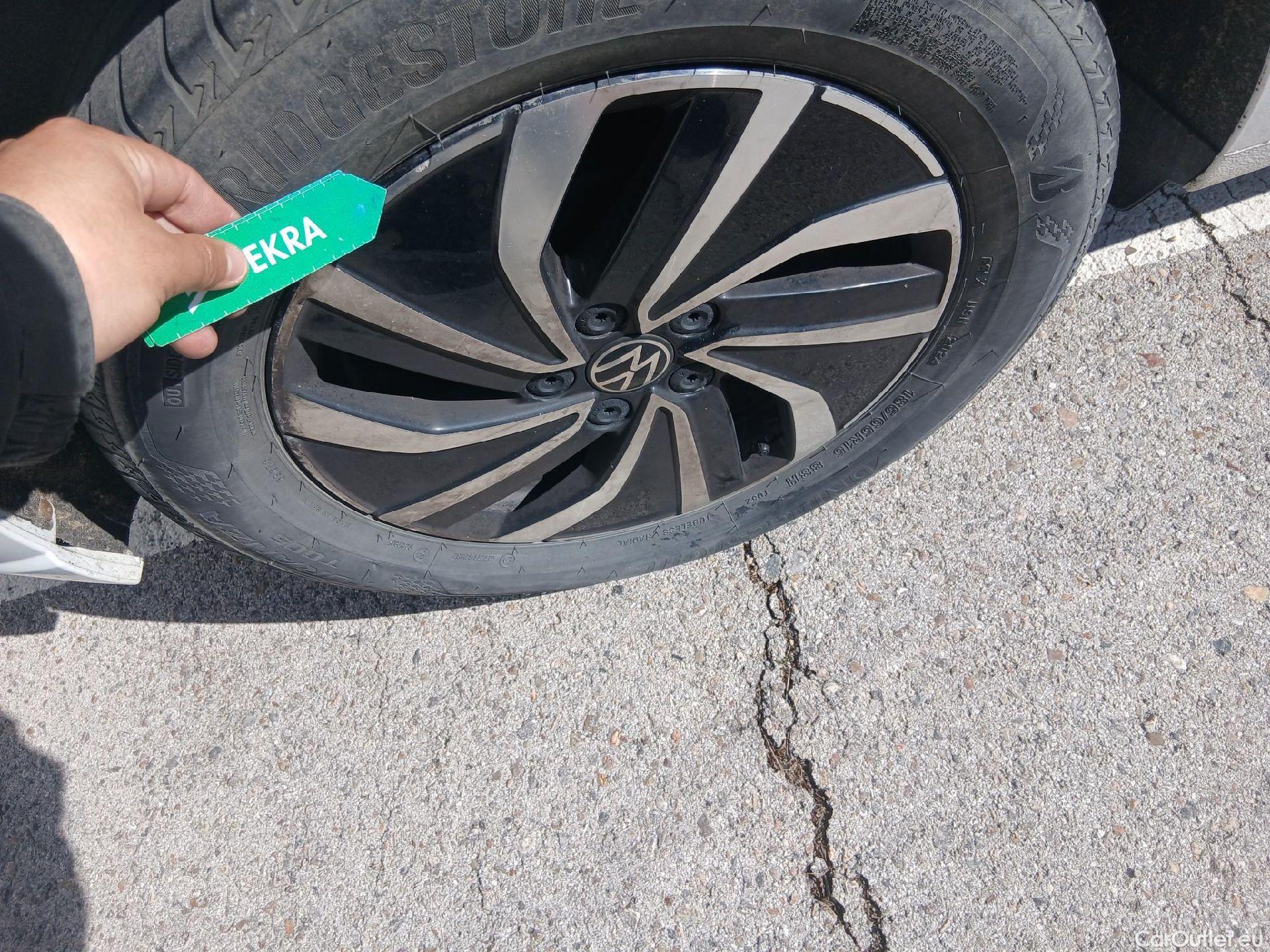  Volkswagen  Polo VOLKSWAGEN  / 2021 / 5P / berlina con portón Life 1.0 TSI 70kW (95CV) #26