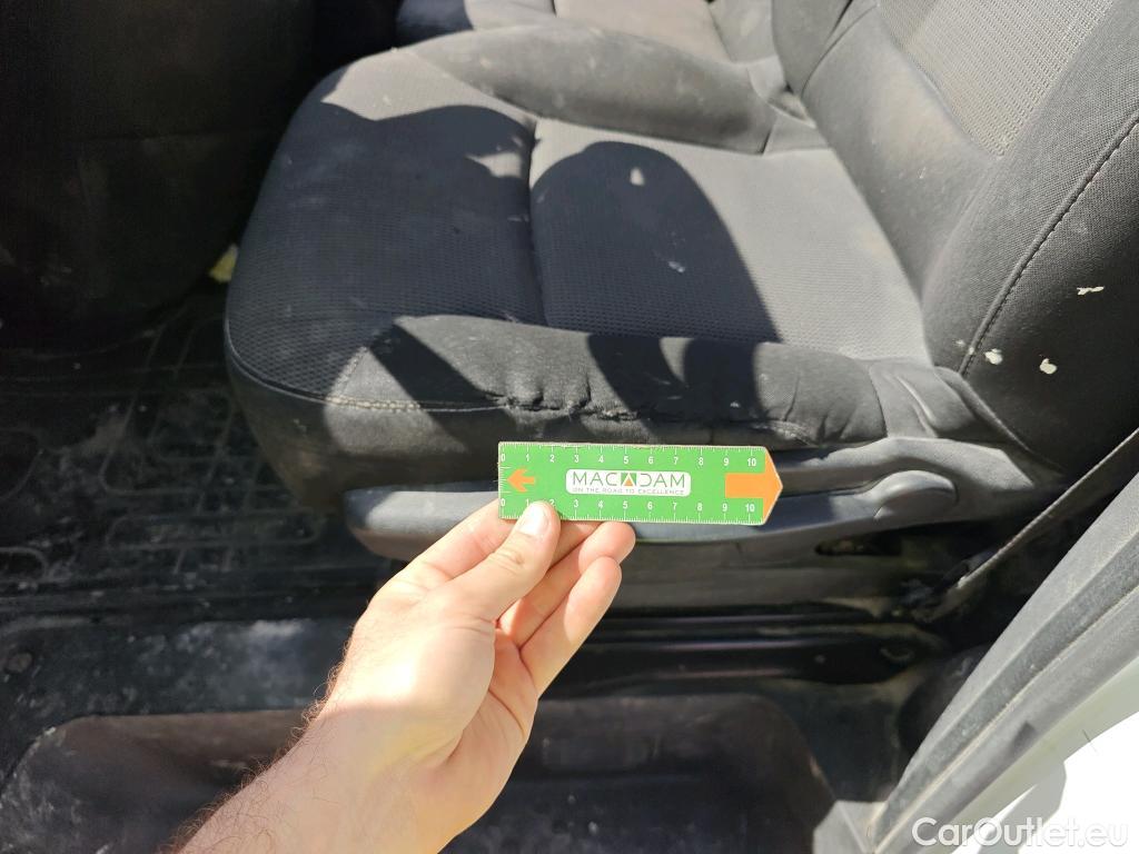  Renault  Trafic RENAULT  / 2019 / 4P / furgón Furgón 27 L1H1 Energy BluedCi 88 kW #65