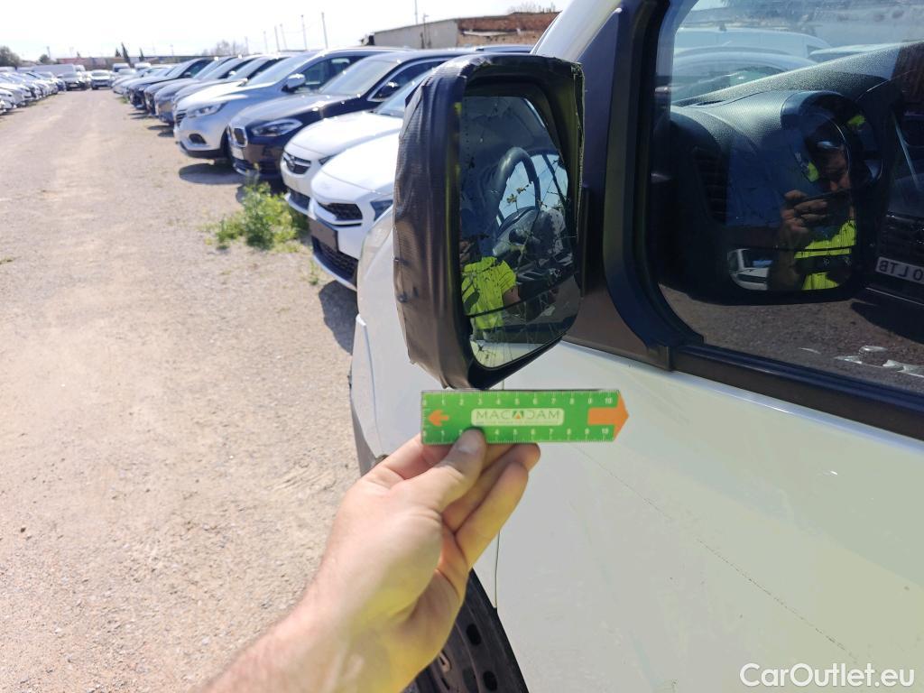  Renault  Trafic RENAULT  / 2019 / 4P / furgón Furgón 27 L1H1 Energy BluedCi 88 kW #7