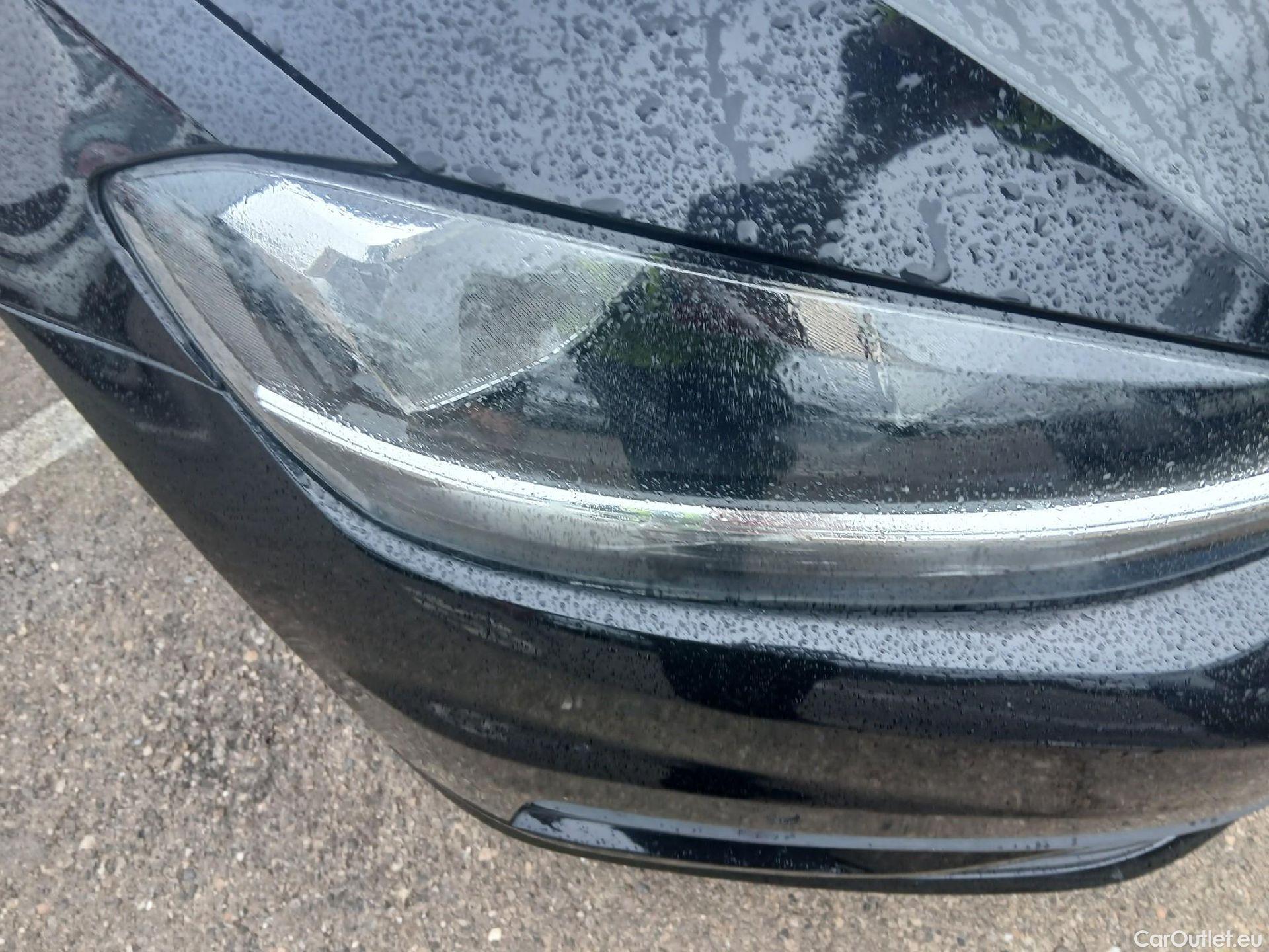  Volkswagen  Golf  VOLKSWAGEN / 2016 / 5P / berlina con portón Last Edition 1.6 TDI 85kW (115CV) #4