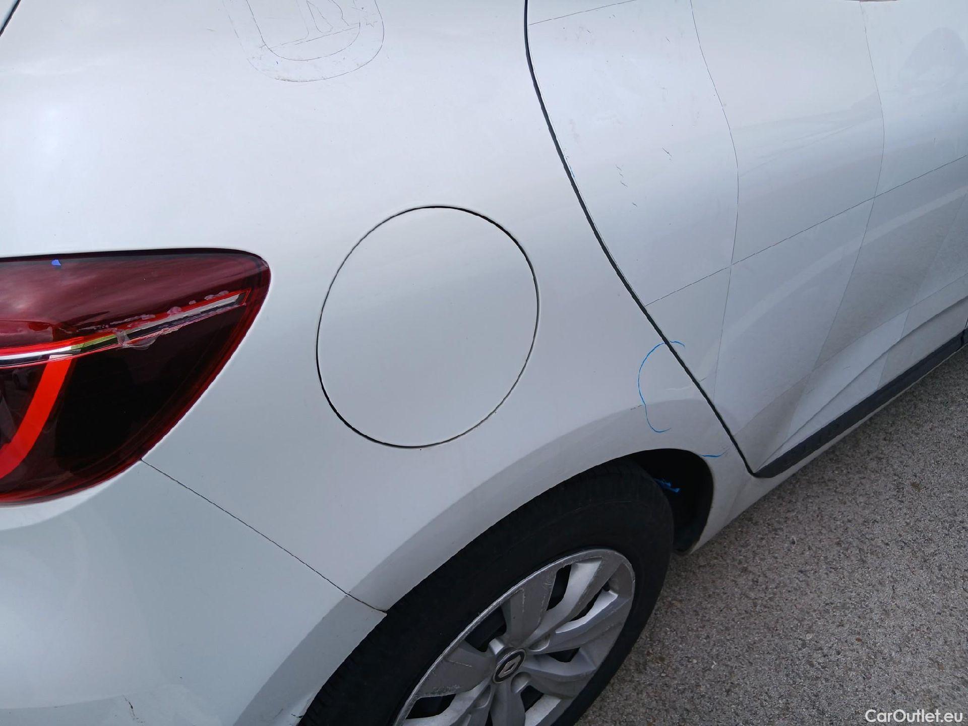  Renault  Clio RENAULT  / 2019 / 5P / berlina con portón Business TCe 74 kW (100CV) GLP #28