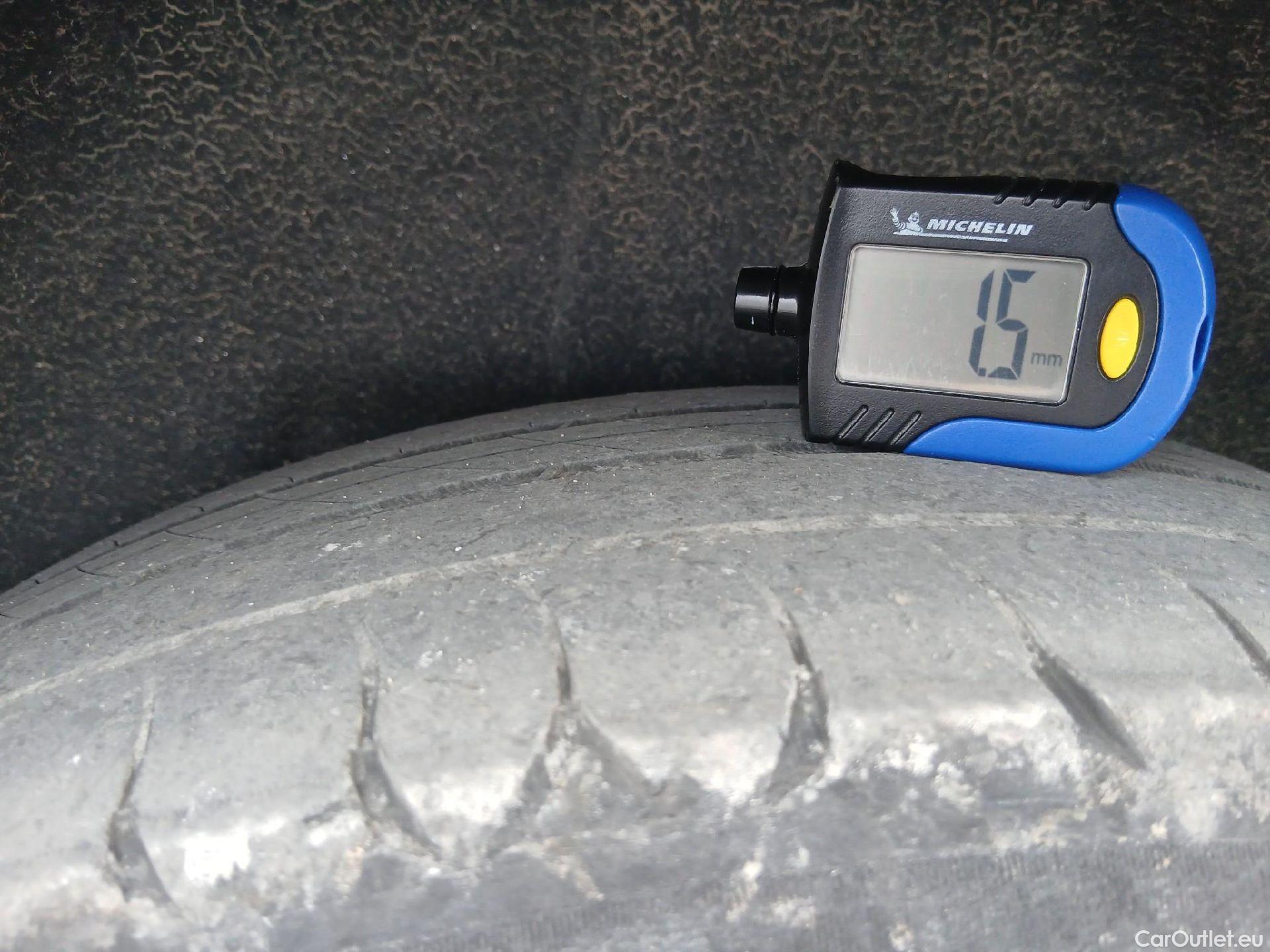  Peugeot  3008 PEUGEOT  / 2020 / 5P / todoterreno 1.5 BlueHDi 96kW (130CV) S&S Active Pack (AC4) #41