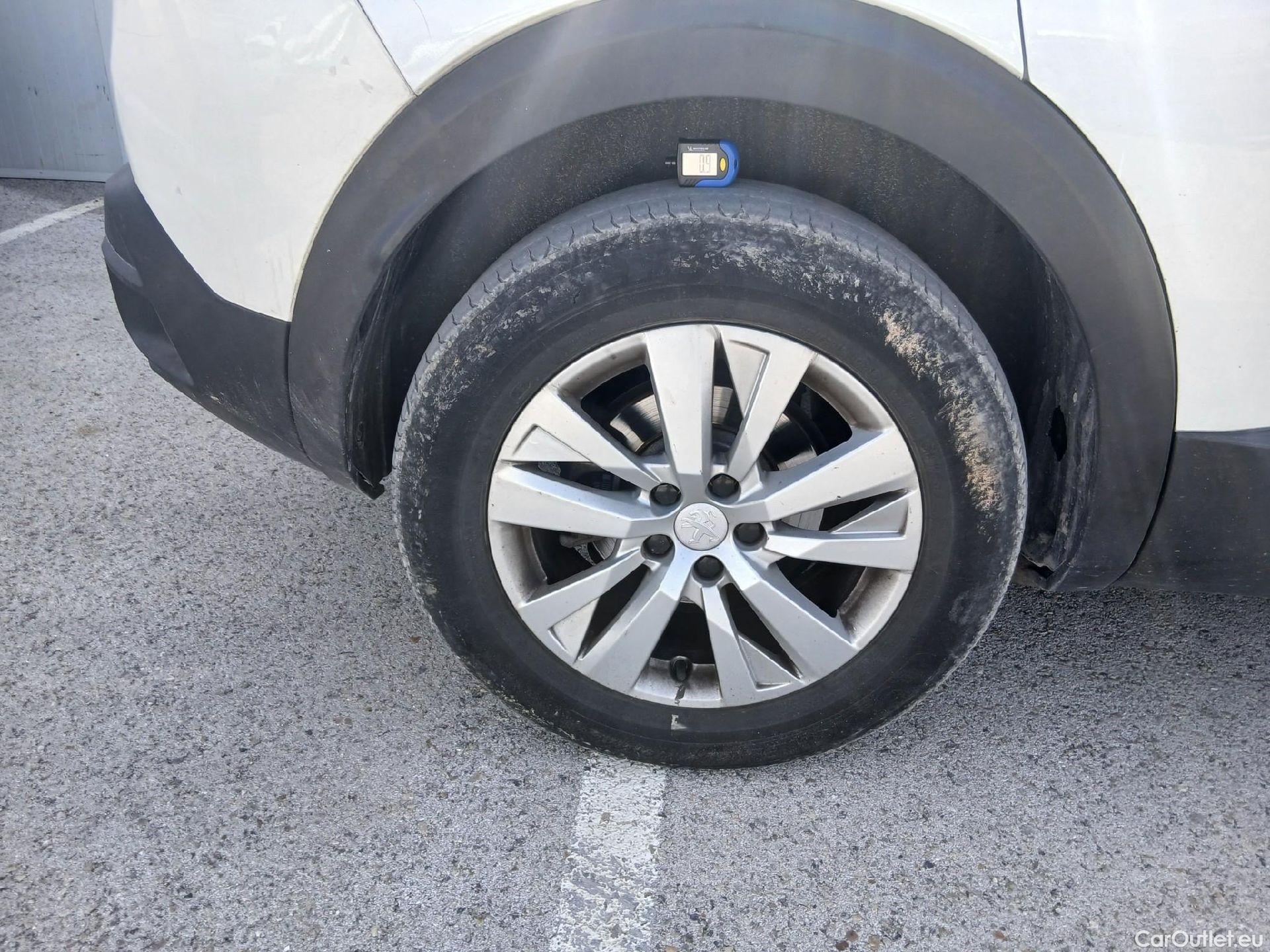  Peugeot  3008 PEUGEOT  / 2020 / 5P / todoterreno 1.5 BlueHDi 96kW (130CV) S&S Active Pack (AC4) #43