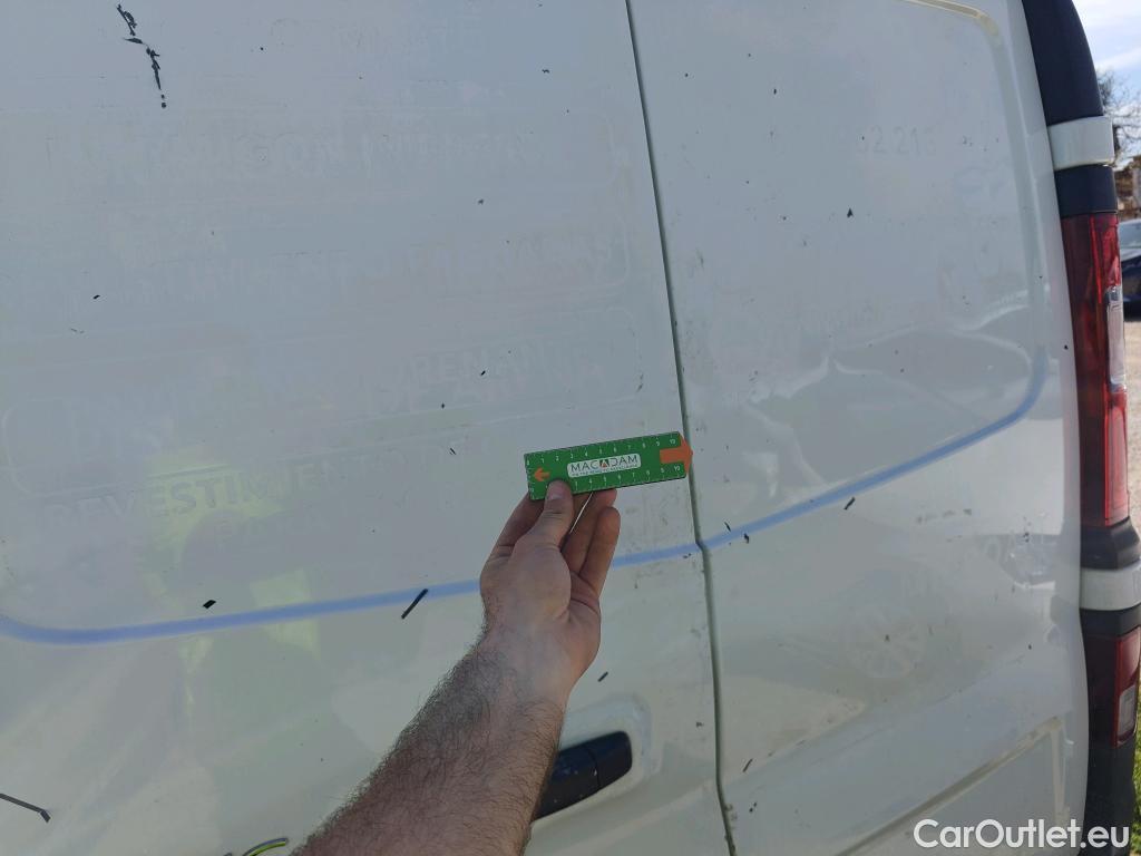  Renault  Trafic RENAULT  / 2019 / 4P / furgón Furgón 27 L1H1 Energy BluedCi 88 kW #51