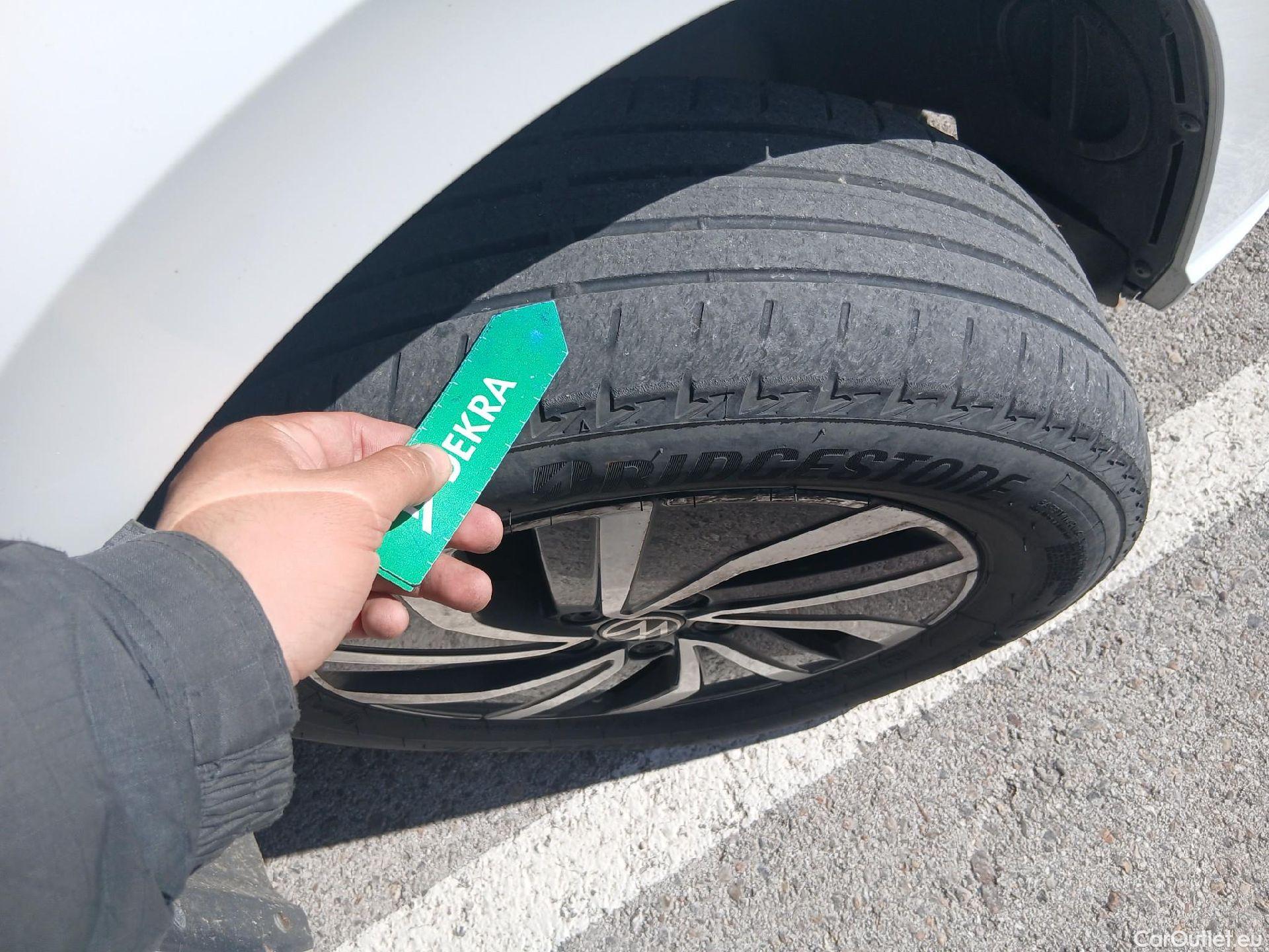  Volkswagen  Polo VOLKSWAGEN  / 2021 / 5P / berlina con portón Life 1.0 TSI 70kW (95CV) #5