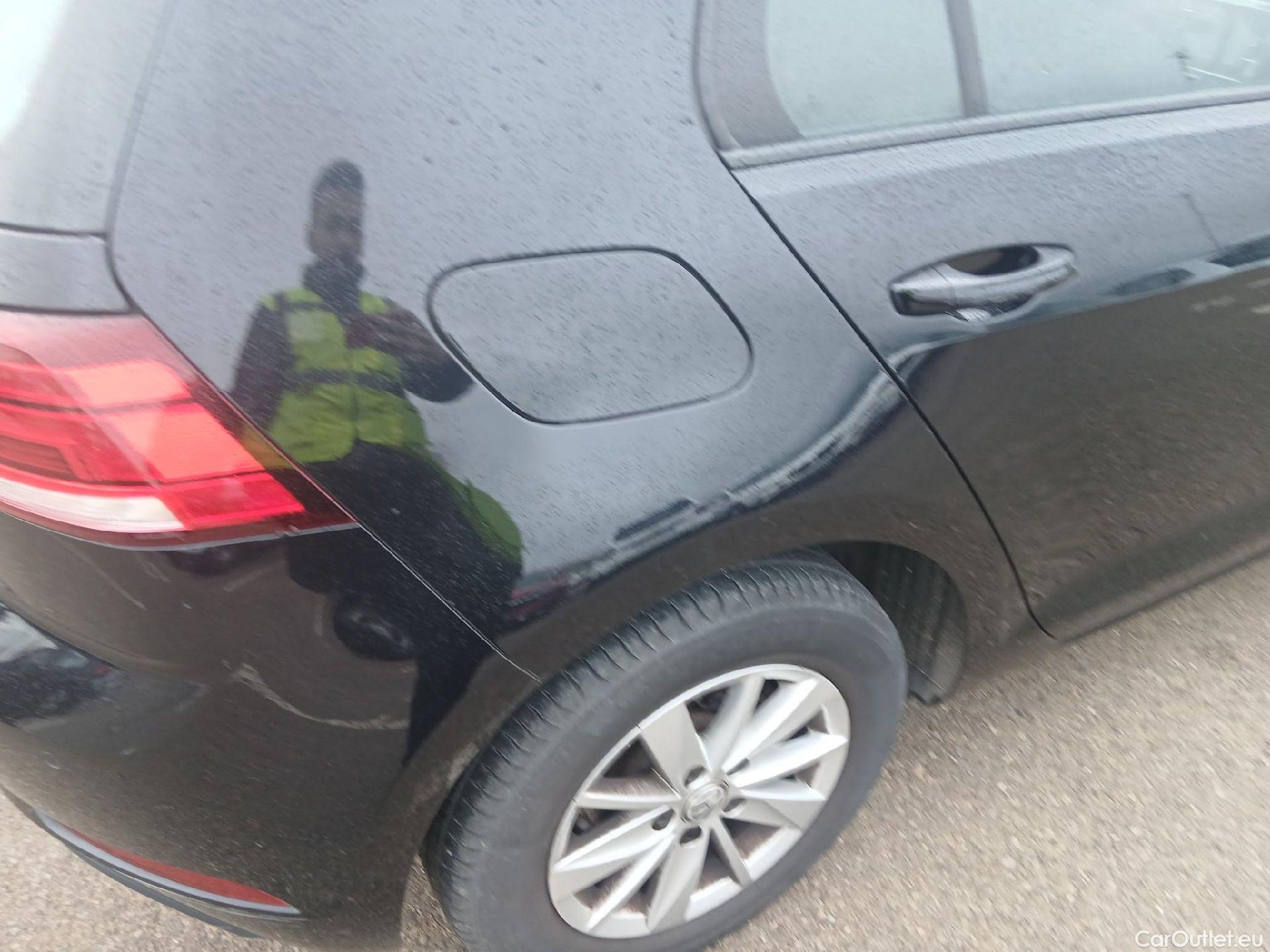  Volkswagen  Golf  VOLKSWAGEN / 2016 / 5P / berlina con portón Last Edition 1.6 TDI 85kW (115CV) #17