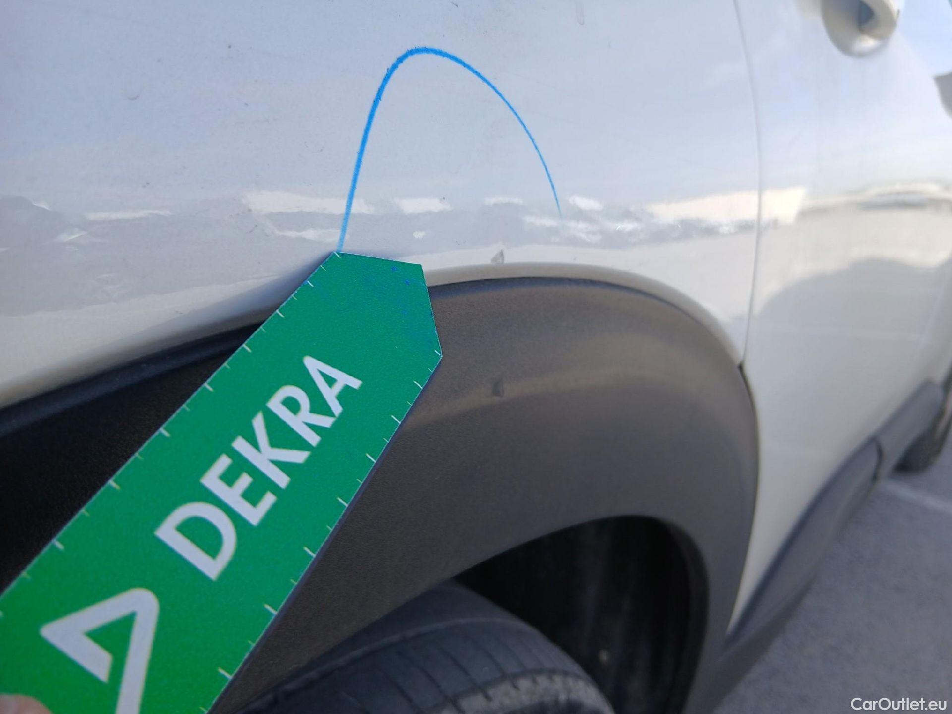  Peugeot  3008 PEUGEOT  / 2020 / 5P / todoterreno 1.5 BlueHDi 96kW (130CV) S&S Active Pack (AC4) #35