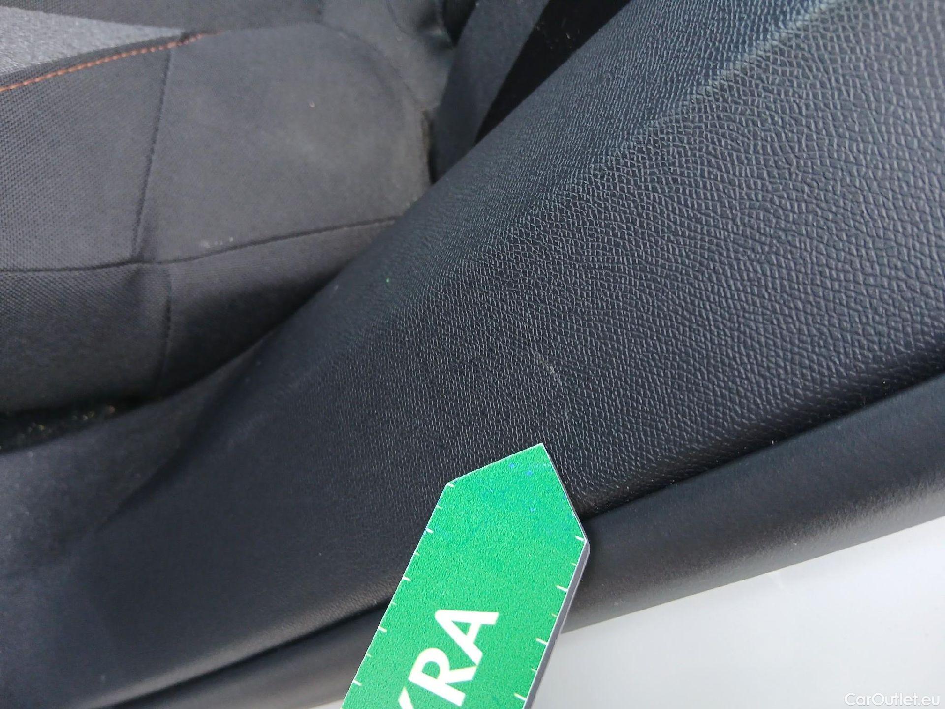  Peugeot  3008 PEUGEOT  / 2020 / 5P / todoterreno 1.5 BlueHDi 96kW (130CV) S&S Active Pack (AC4) #25