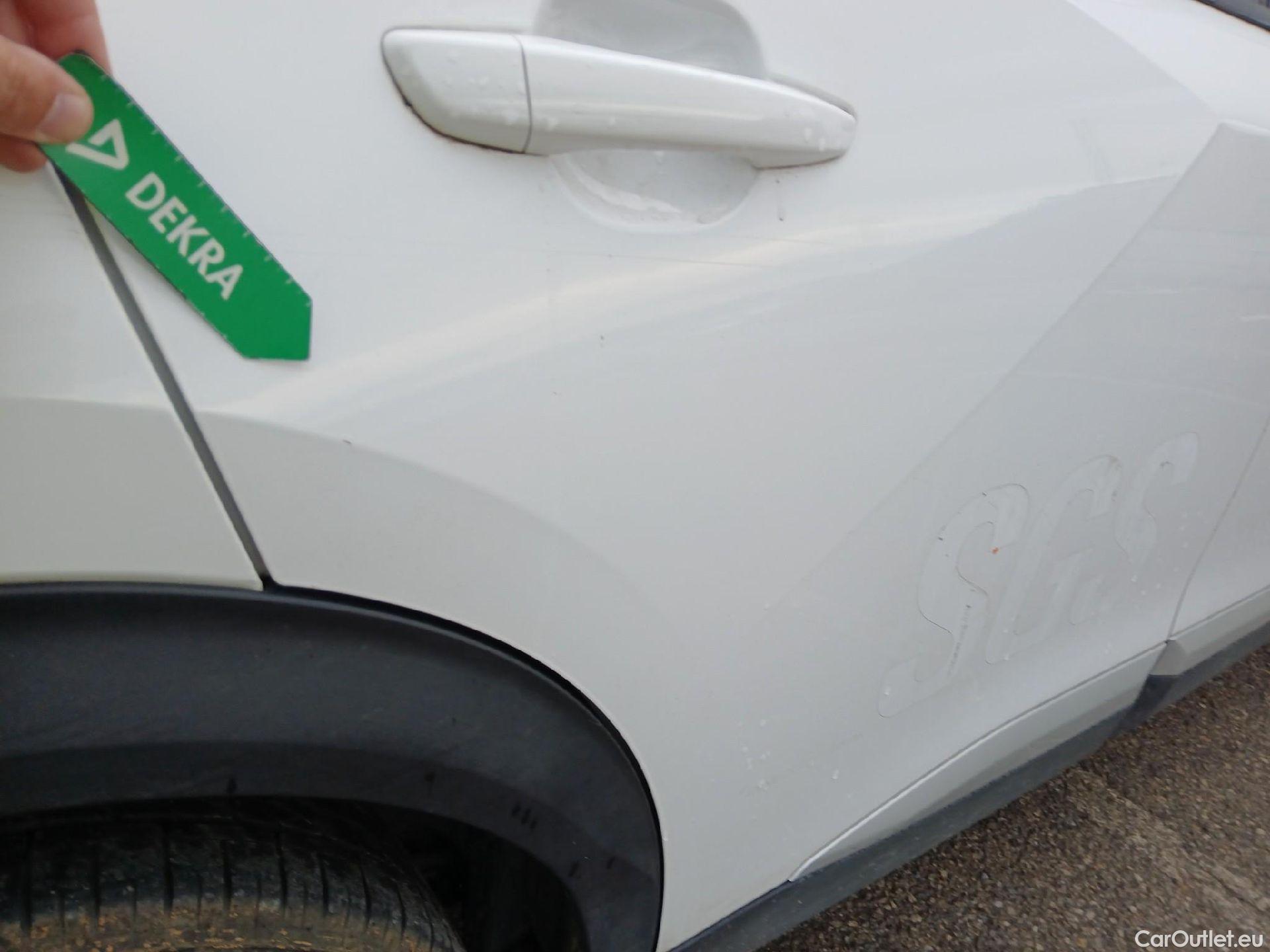  Peugeot  2008 PEUGEOT  / 2019 / 5P / todoterreno Allure BlueHDI 81kW (110CV) #32