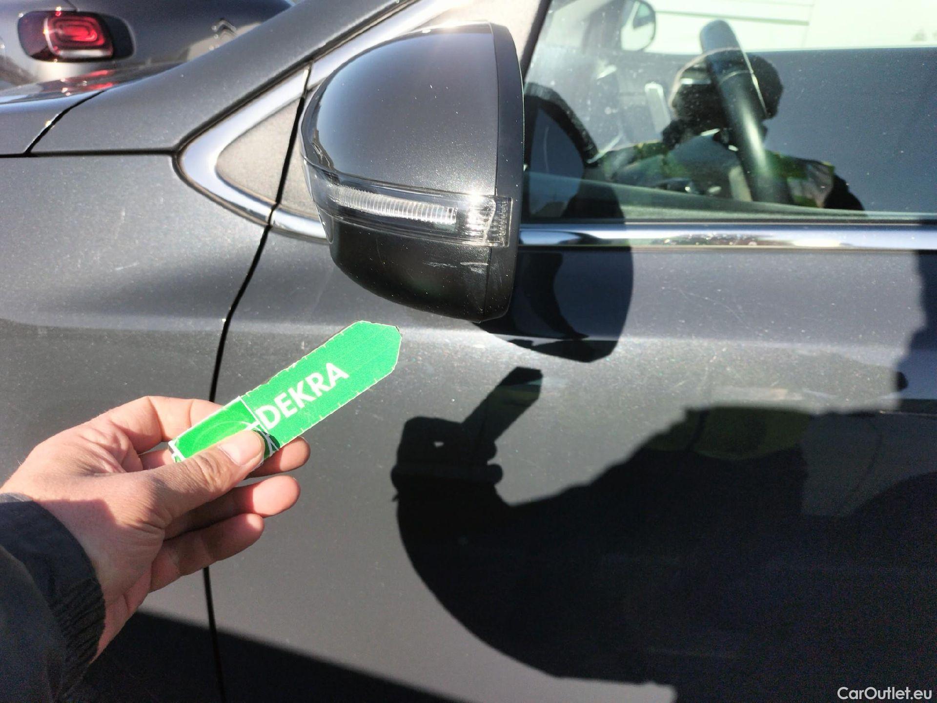  KIA  Sportage KIA  1.6MHEV Drive 100kW(136CV) 4x2(Crist Tintados) #17