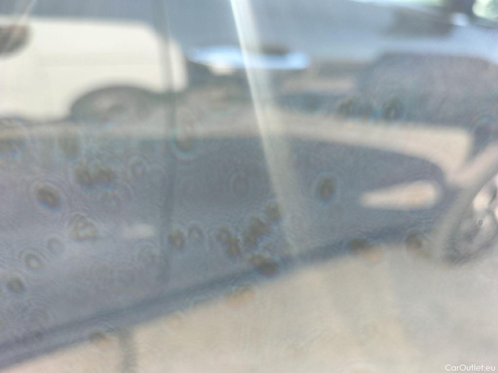  KIA  Sportage KIA  1.6MHEV Drive 100kW(136CV) 4x2(Crist Tintados) #51