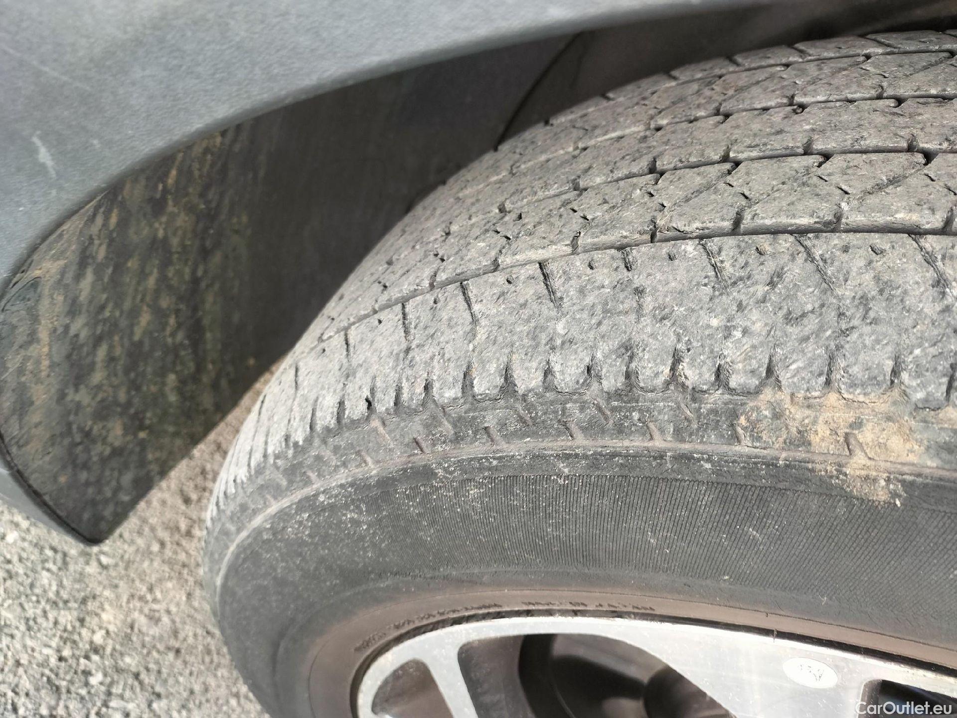  KIA  Sportage KIA  1.6MHEV Drive 100kW(136CV) 4x2(Crist Tintados) #61