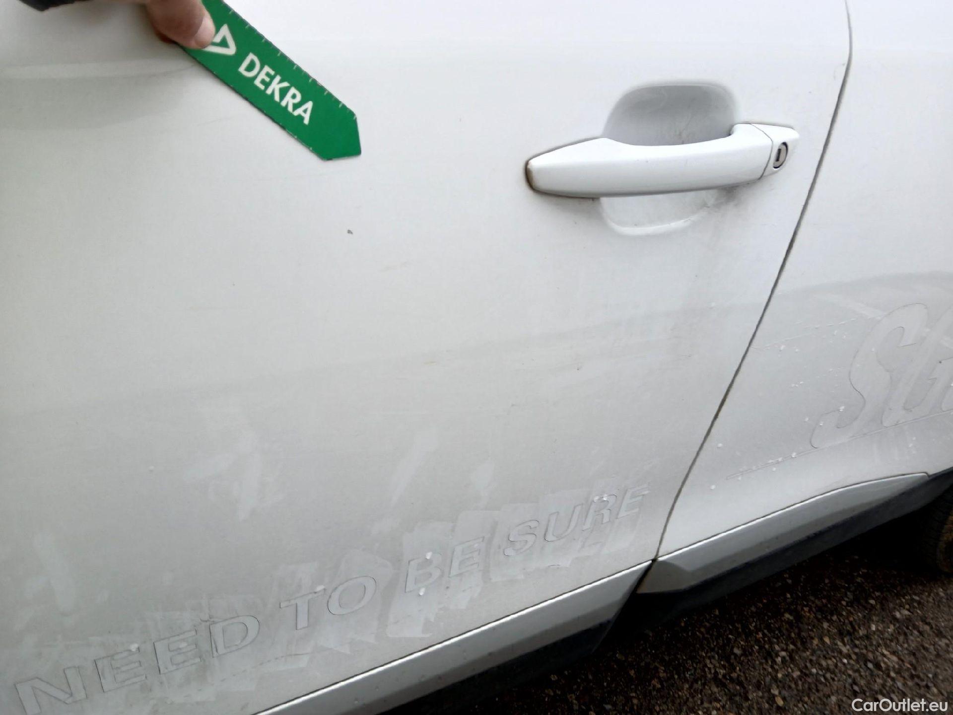  Peugeot  2008 PEUGEOT  / 2019 / 5P / todoterreno Allure BlueHDI 81kW (110CV) #13