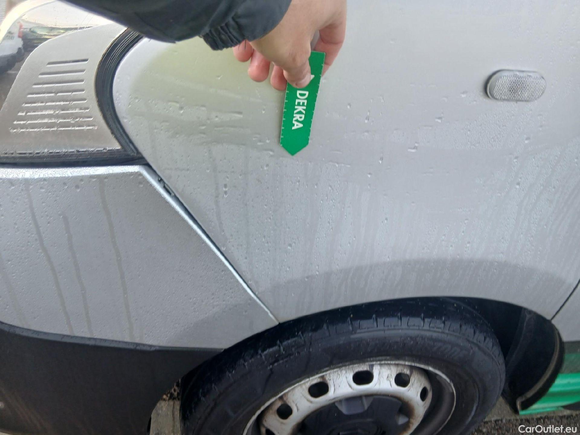  Renault  Trafic RENAULT  / 2019 / 4P / furgón Furgón 27 L1H1 Energy BluedCi 88 kW #8