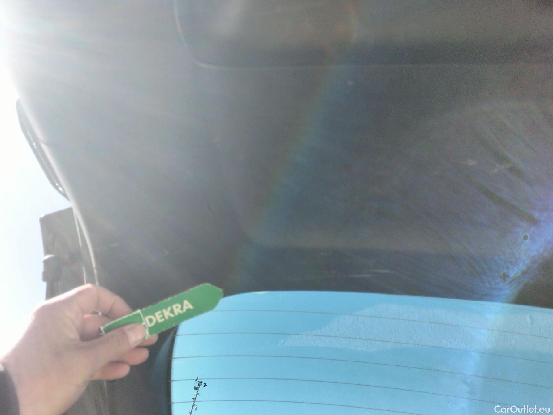  KIA  Sportage KIA  1.6MHEV Drive 100kW(136CV) 4x2(Crist Tintados) #40