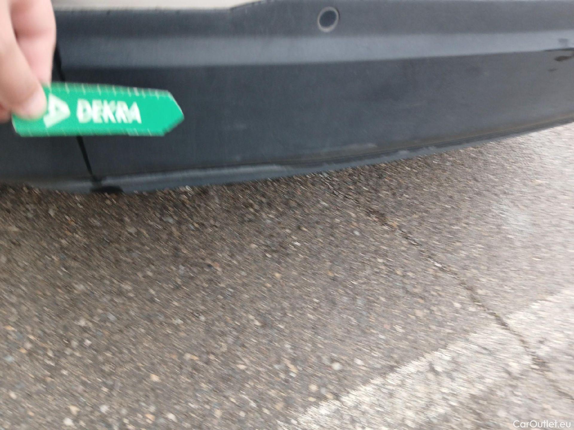  Peugeot  2008 PEUGEOT  / 2019 / 5P / todoterreno Allure BlueHDI 81kW (110CV) #22