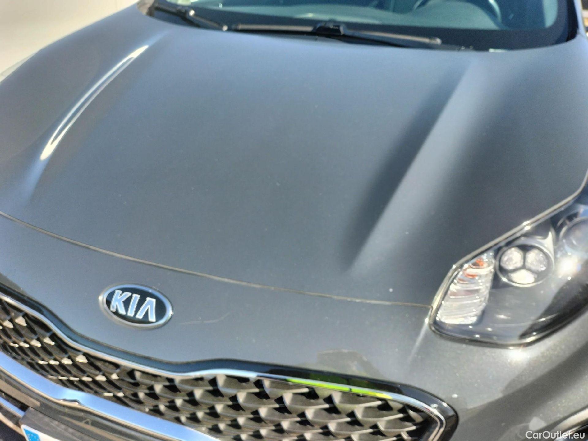  KIA  Sportage KIA  1.6MHEV Drive 100kW(136CV) 4x2(Crist Tintados) #9