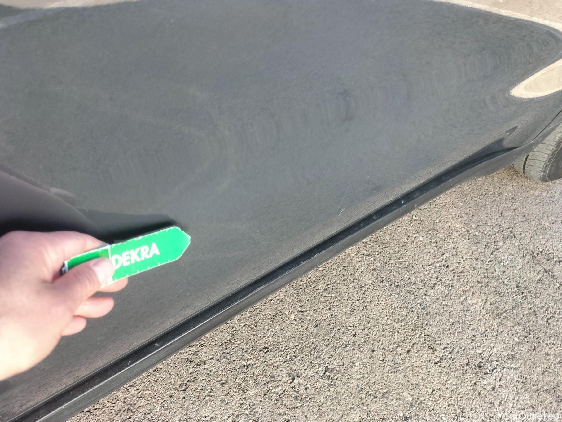  KIA  Sportage KIA  1.6MHEV Drive 100kW(136CV) 4x2(Crist Tintados) #52