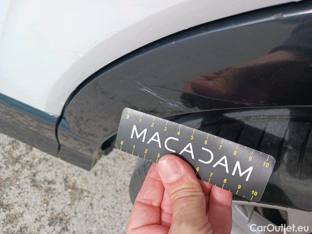  Audi  Q2 AUDI  / 2016 / 5P / todoterreno Design 30 TFSI 85kW (116CV) (AC) #24