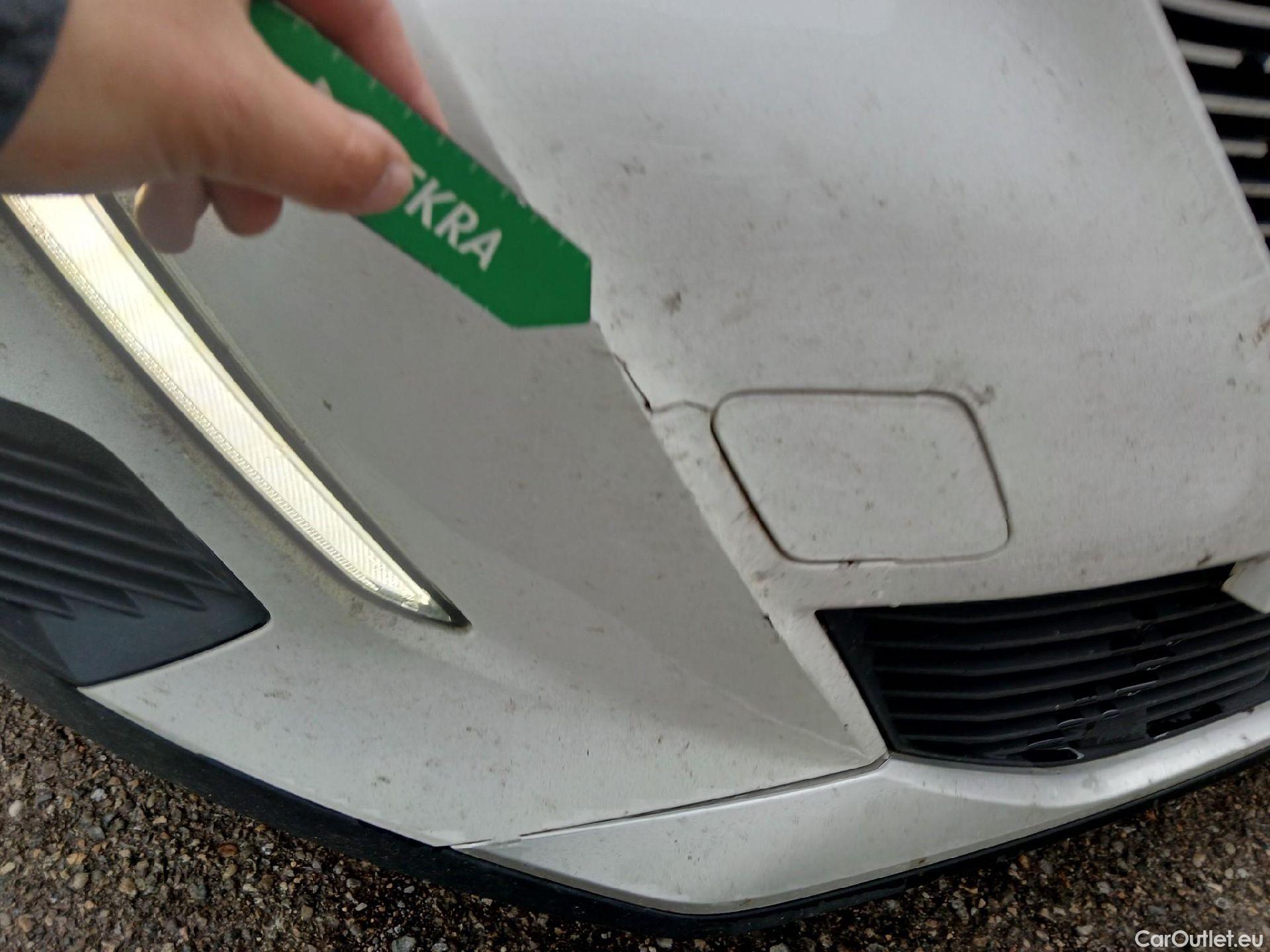  Peugeot  2008 PEUGEOT  / 2019 / 5P / todoterreno Allure BlueHDI 81kW (110CV) #7