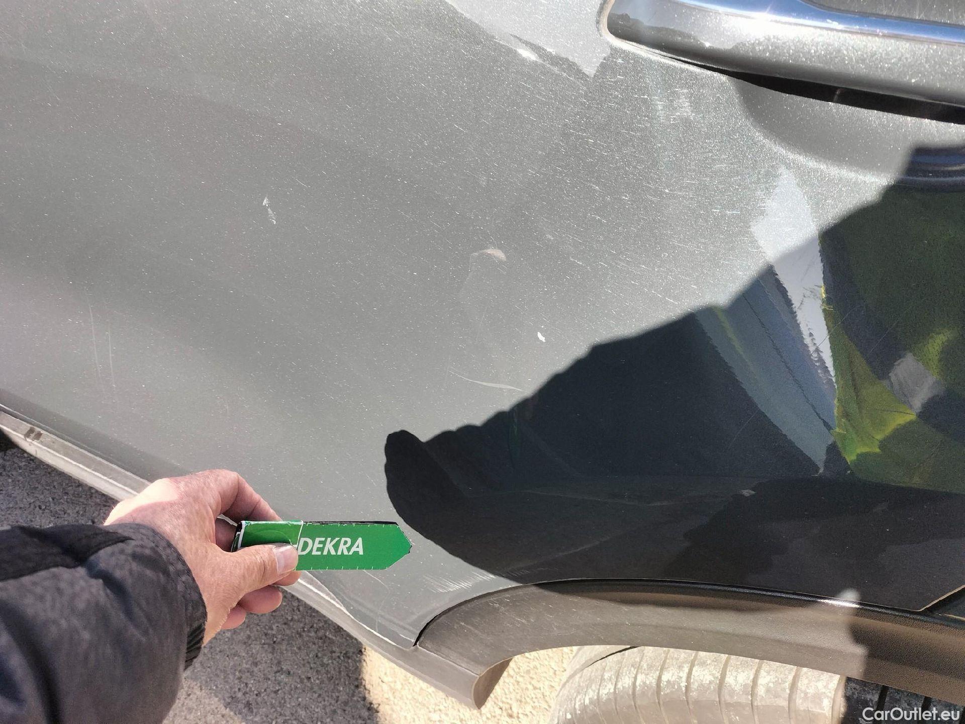  KIA  Sportage KIA  1.6MHEV Drive 100kW(136CV) 4x2(Crist Tintados) #24