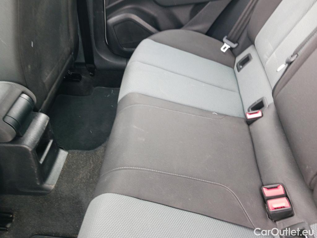  Audi  Q2 AUDI  / 2016 / 5P / todoterreno Design 30 TFSI 85kW (116CV) (AC) #4