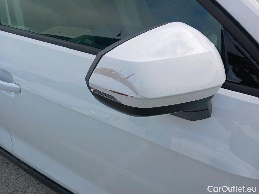  Audi  Q2 AUDI  / 2016 / 5P / todoterreno Design 30 TFSI 85kW (116CV) (AC) #27