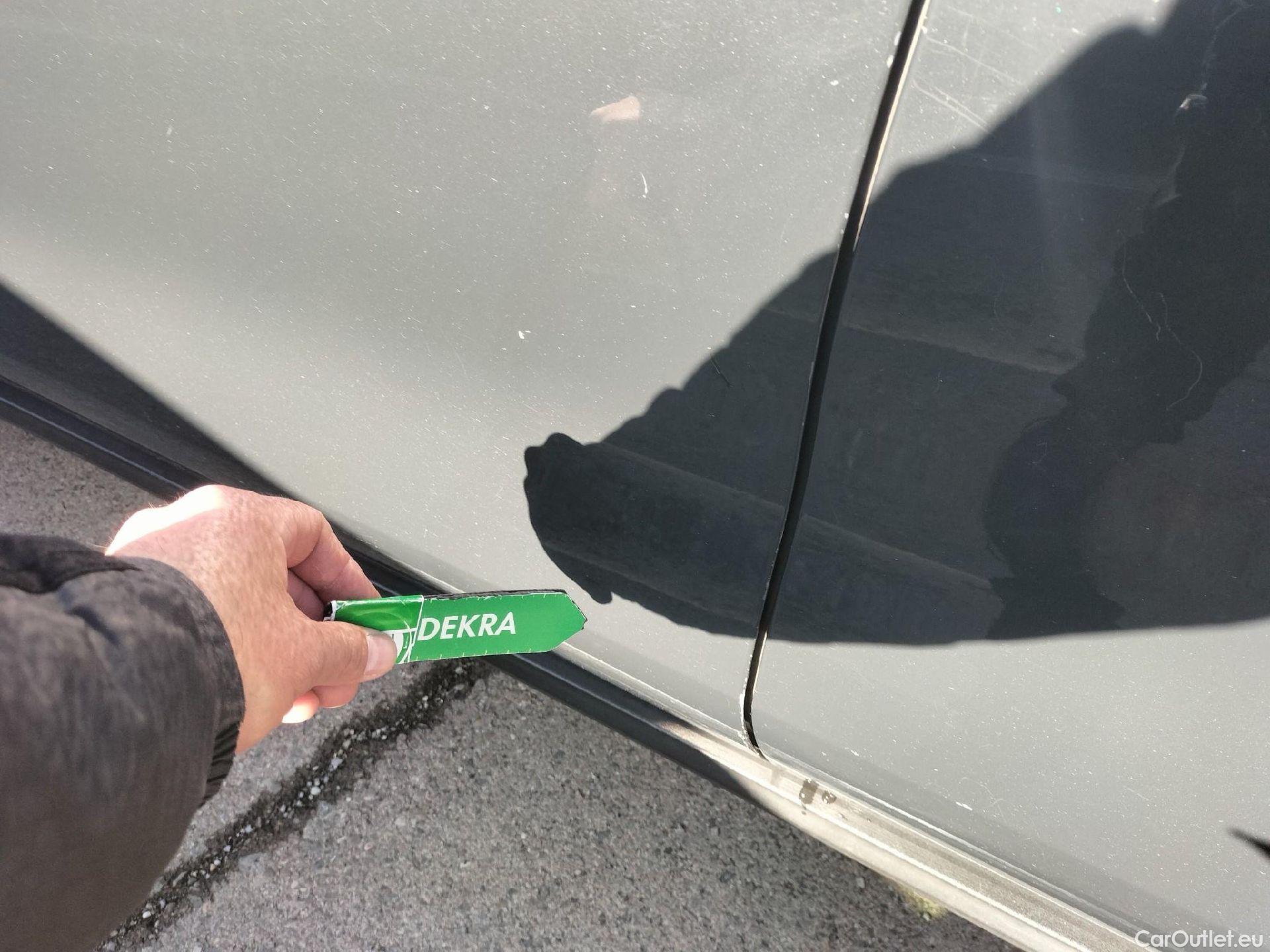  KIA  Sportage KIA  1.6MHEV Drive 100kW(136CV) 4x2(Crist Tintados) #20