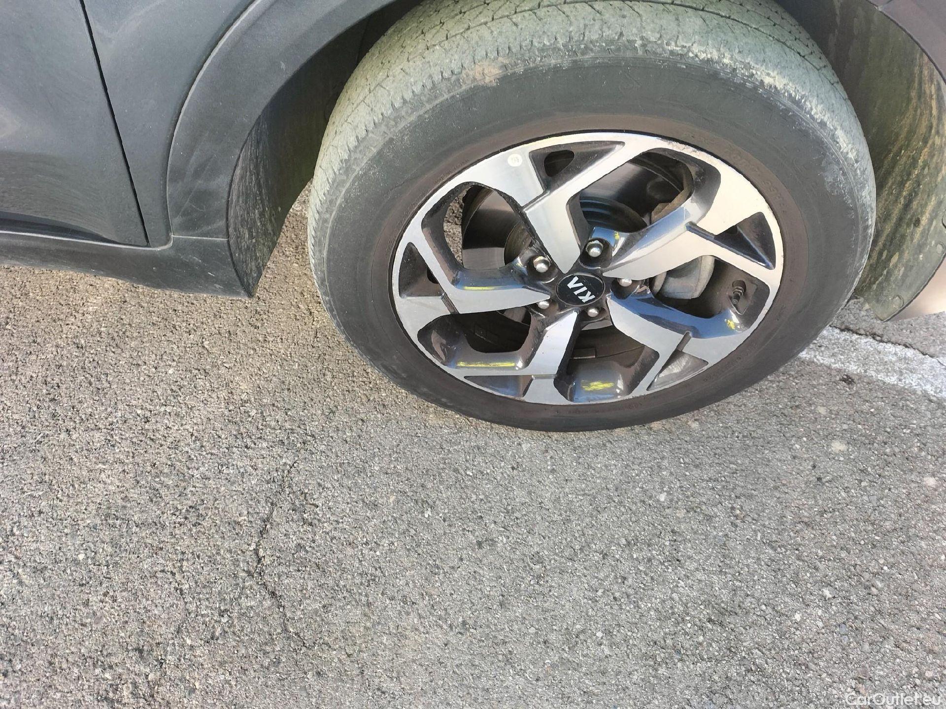  KIA  Sportage KIA  1.6MHEV Drive 100kW(136CV) 4x2(Crist Tintados) #57