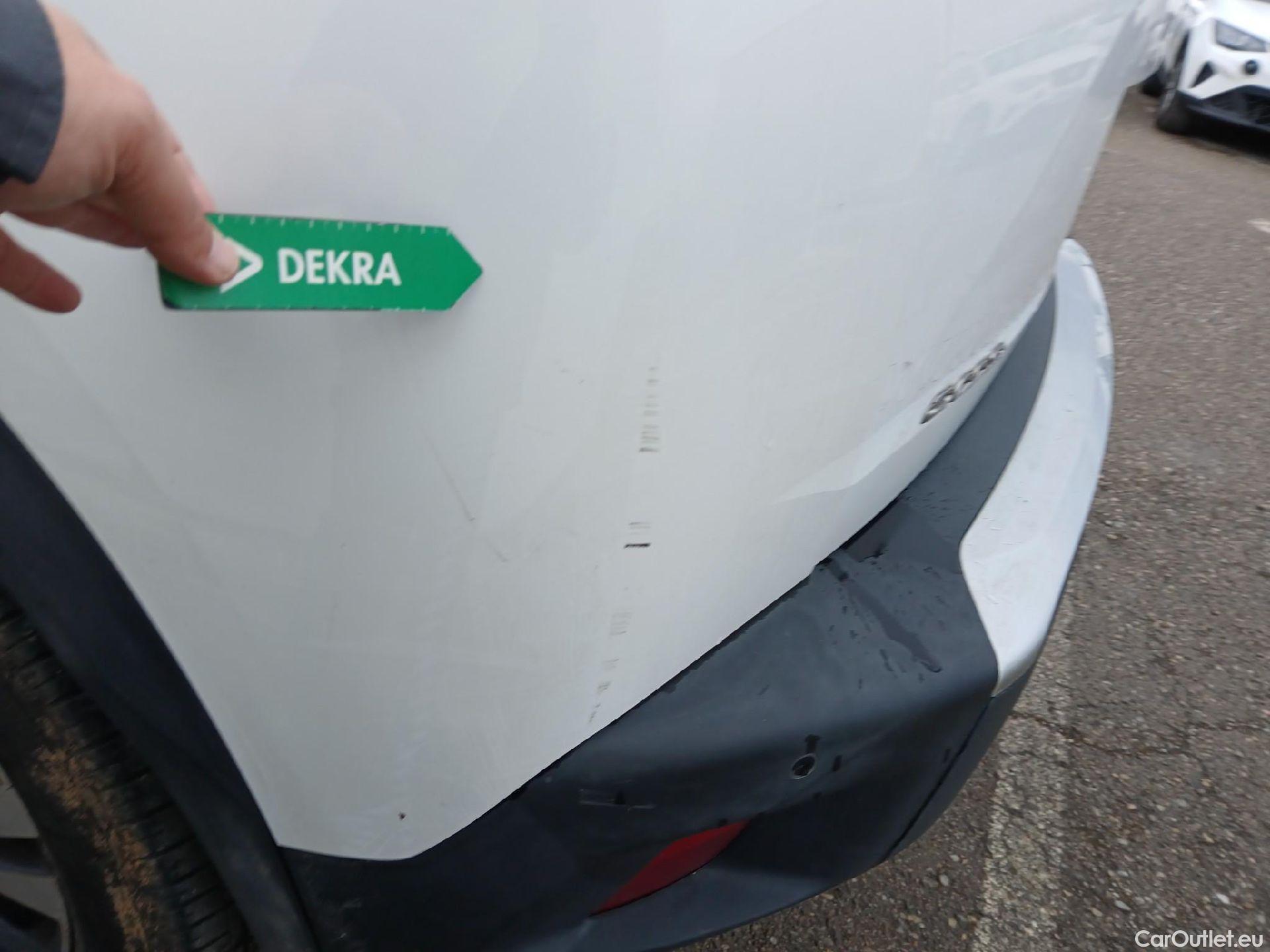  Peugeot  2008 PEUGEOT  / 2019 / 5P / todoterreno Allure BlueHDI 81kW (110CV) #19