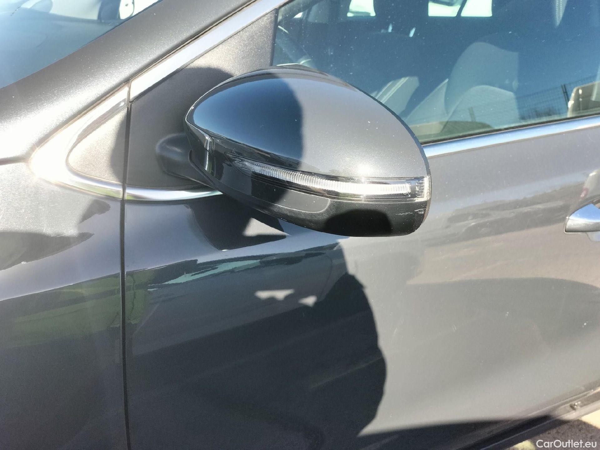  KIA  Sportage KIA  1.6MHEV Drive 100kW(136CV) 4x2(Crist Tintados) #16