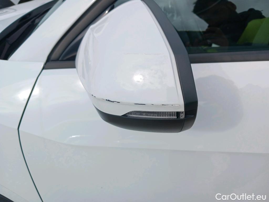  Audi  Q2 AUDI  / 2016 / 5P / todoterreno Design 30 TFSI 85kW (116CV) (AC) #25