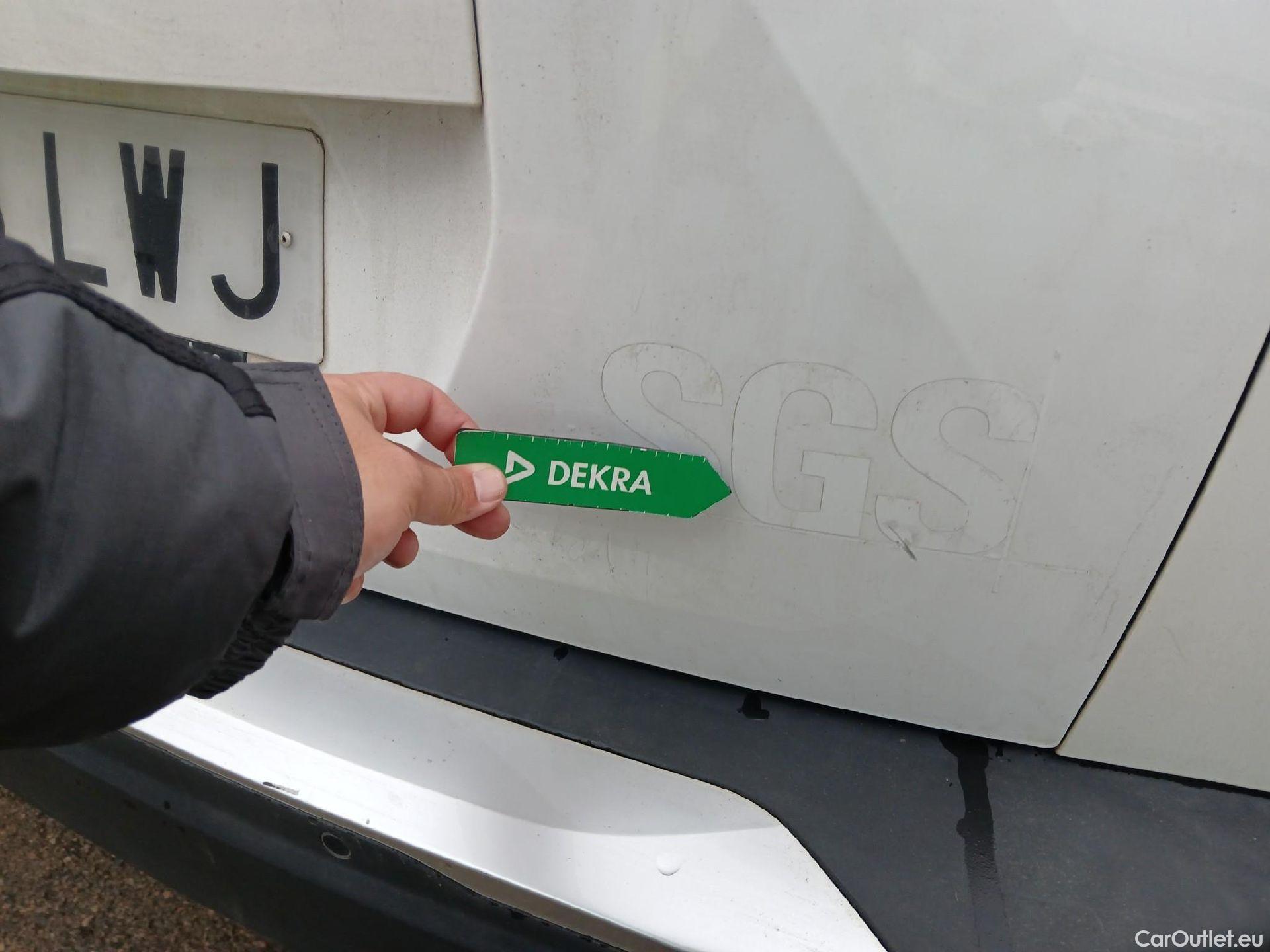  Peugeot  2008 PEUGEOT  / 2019 / 5P / todoterreno Allure BlueHDI 81kW (110CV) #26