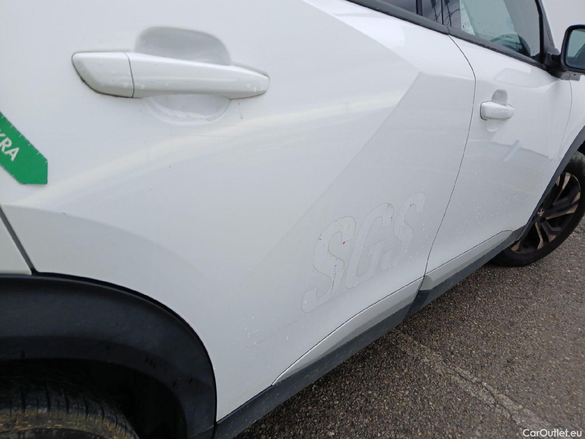  Peugeot  2008 PEUGEOT  / 2019 / 5P / todoterreno Allure BlueHDI 81kW (110CV) #31