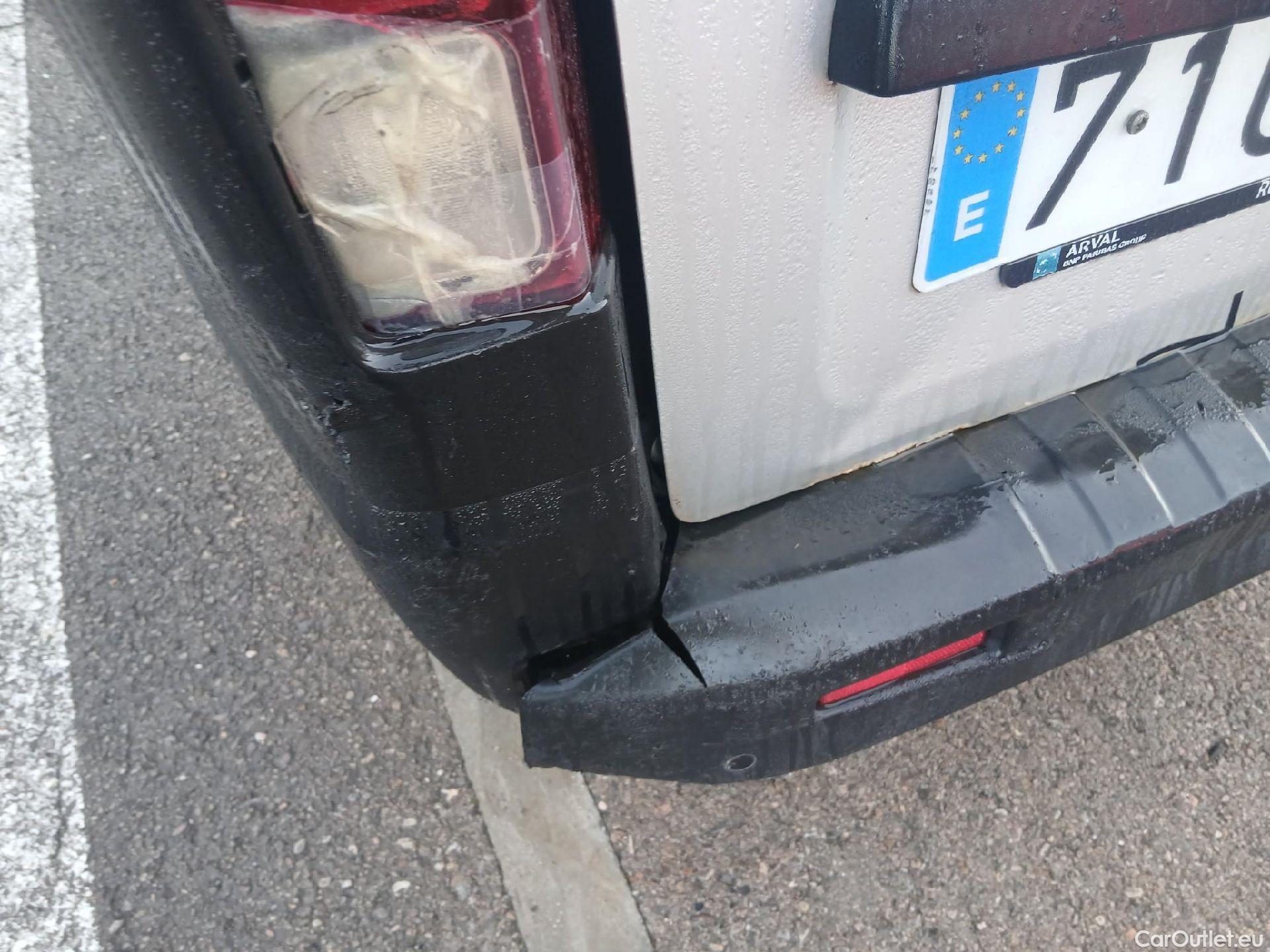  Renault  Trafic RENAULT  / 2019 / 4P / furgón Furgón 27 L1H1 Energy BluedCi 88 kW #24