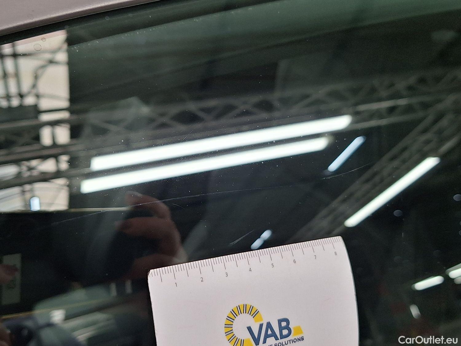  Peugeot  5008 Peugeot,  '16, Peugeot  1.5 BlueHDi 96kW S&S EAT8 GT Line 5d #39