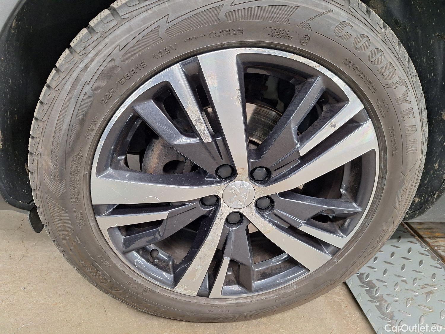  Peugeot  5008 Peugeot,  '16, Peugeot  1.5 BlueHDi 96kW S&S EAT8 GT Line 5d #46