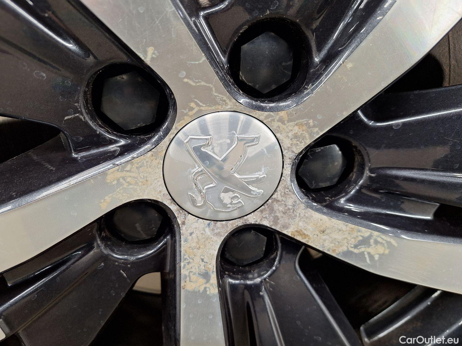  Peugeot  5008 Peugeot,  '16, Peugeot  1.5 BlueHDi 96kW S&S EAT8 GT Line 5d #2