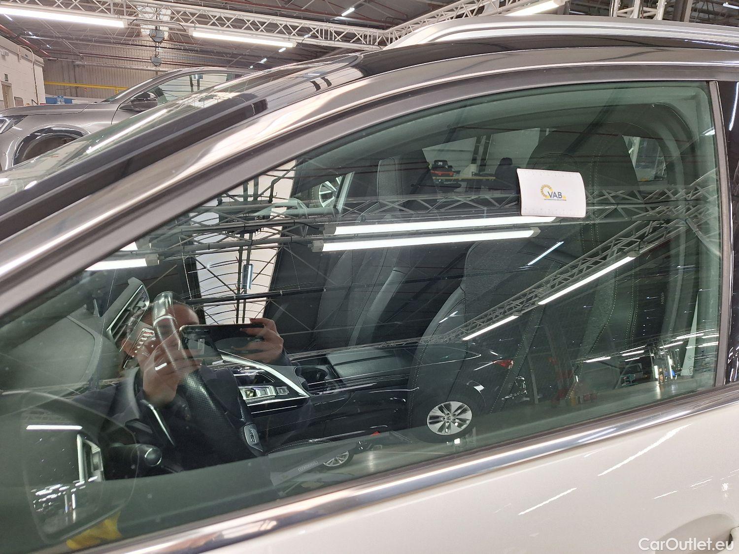  Peugeot  5008 Peugeot,  '16, Peugeot  1.5 BlueHDi 96kW S&S EAT8 GT Line 5d #38