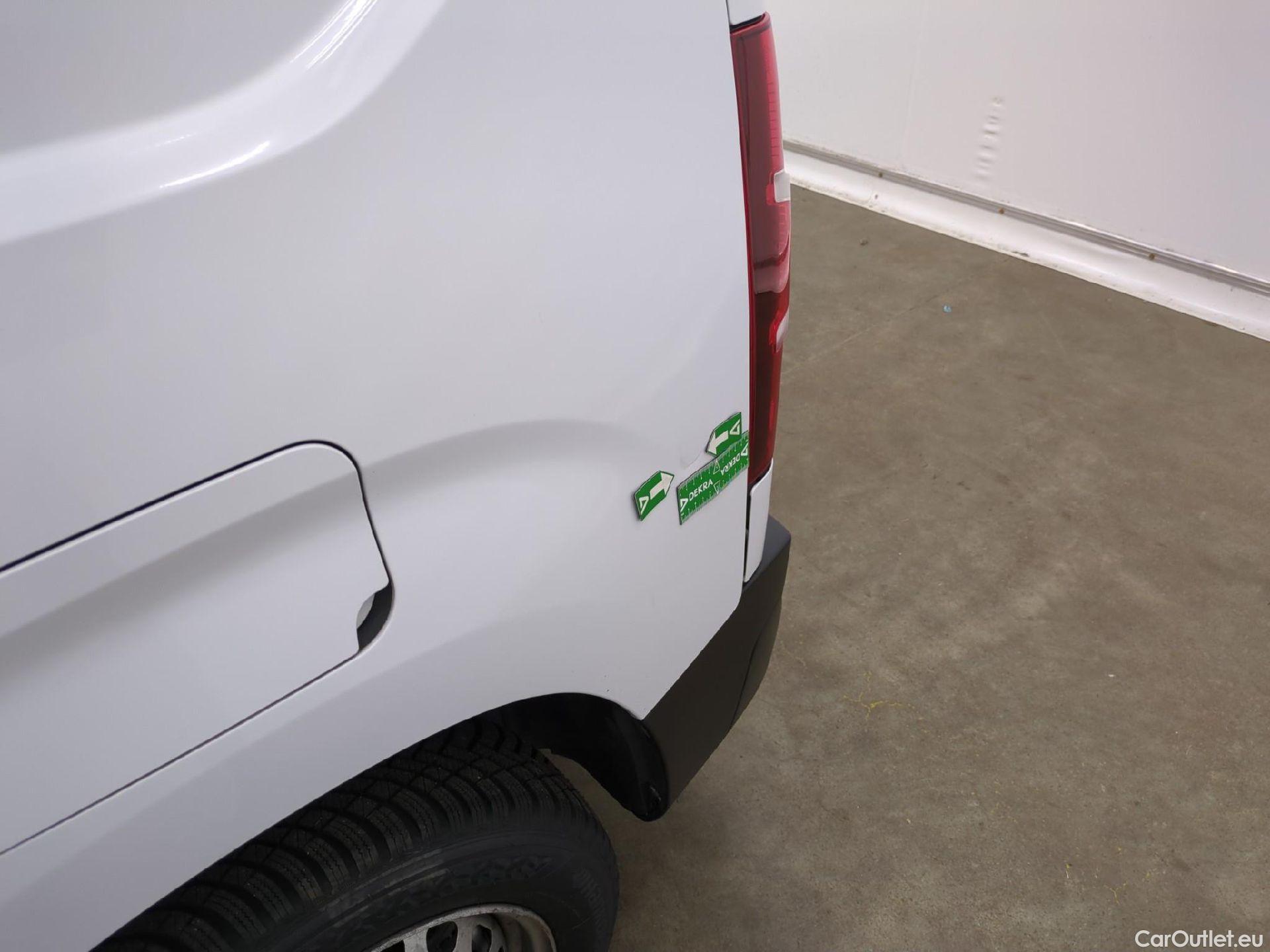  Citroen  Berlingo CITROEN  VU 4p Fourgonnette M 650kg BlueHDi 100 SandS BVM Driver #16