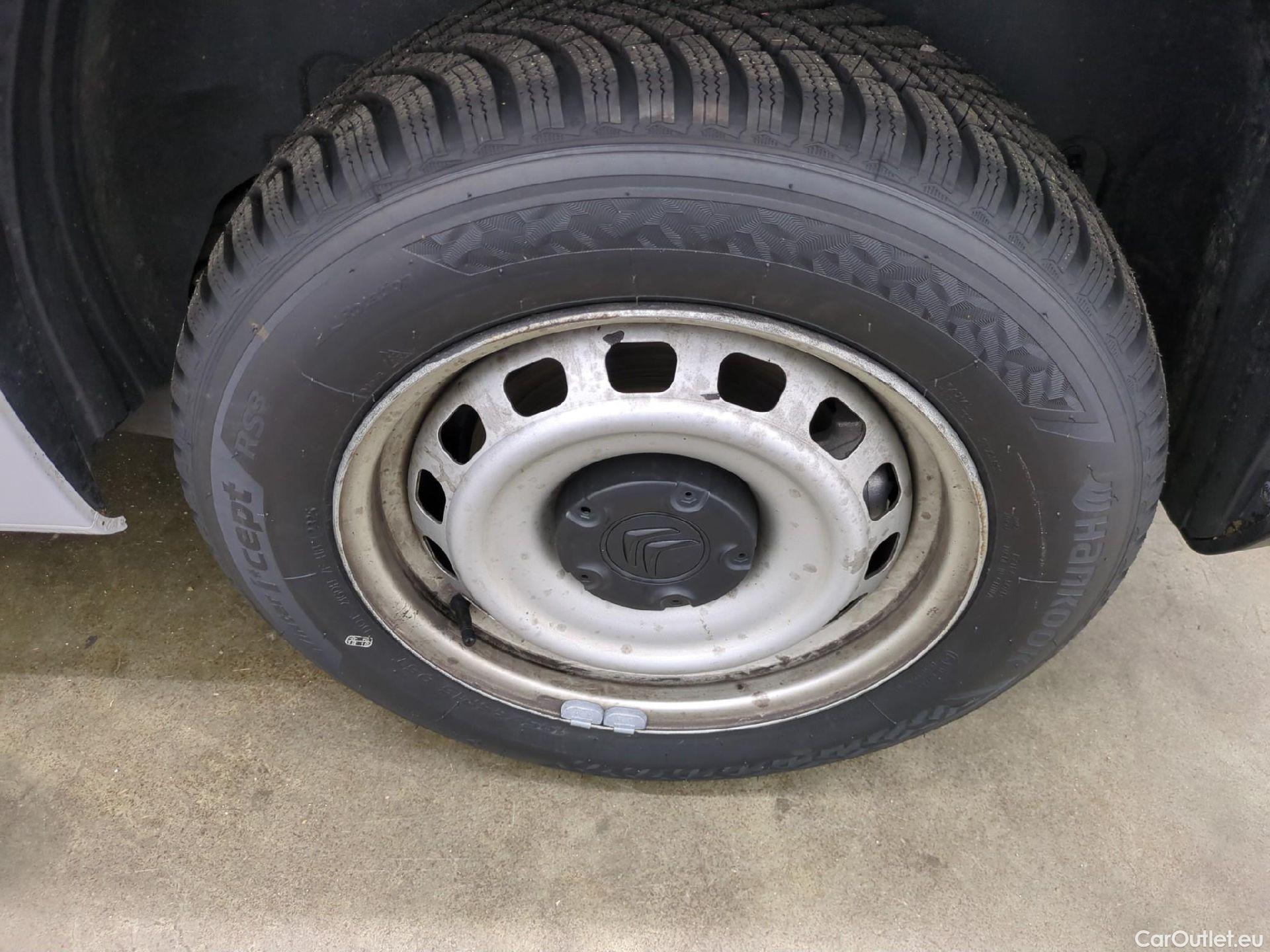  Citroen  Berlingo CITROEN  VU 4p Fourgonnette M 650kg BlueHDi 100 SandS BVM Driver #10