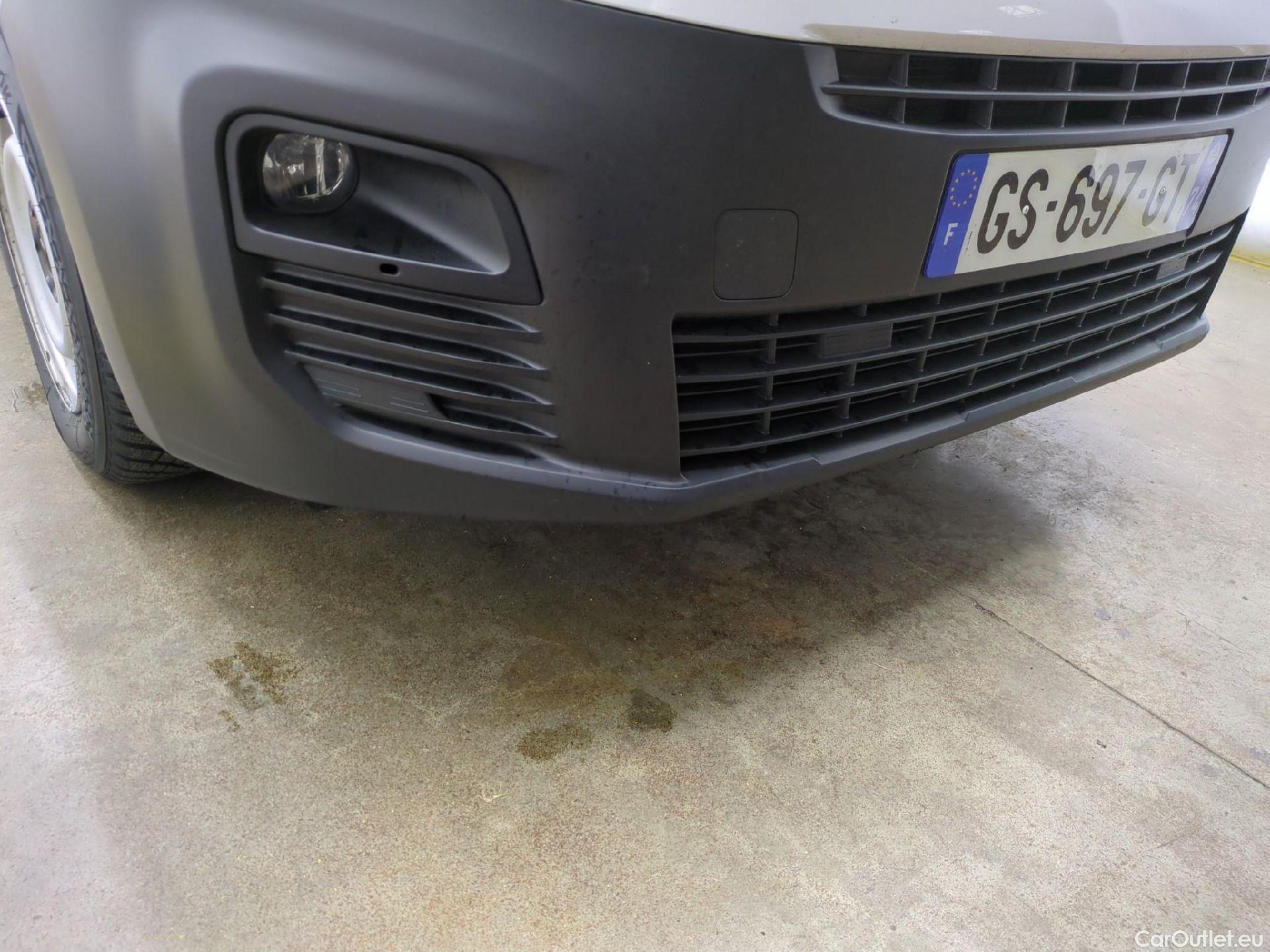  Citroen  Berlingo CITROEN  VU 4p Fourgonnette M 650kg BlueHDi 100 SandS BVM Driver #21