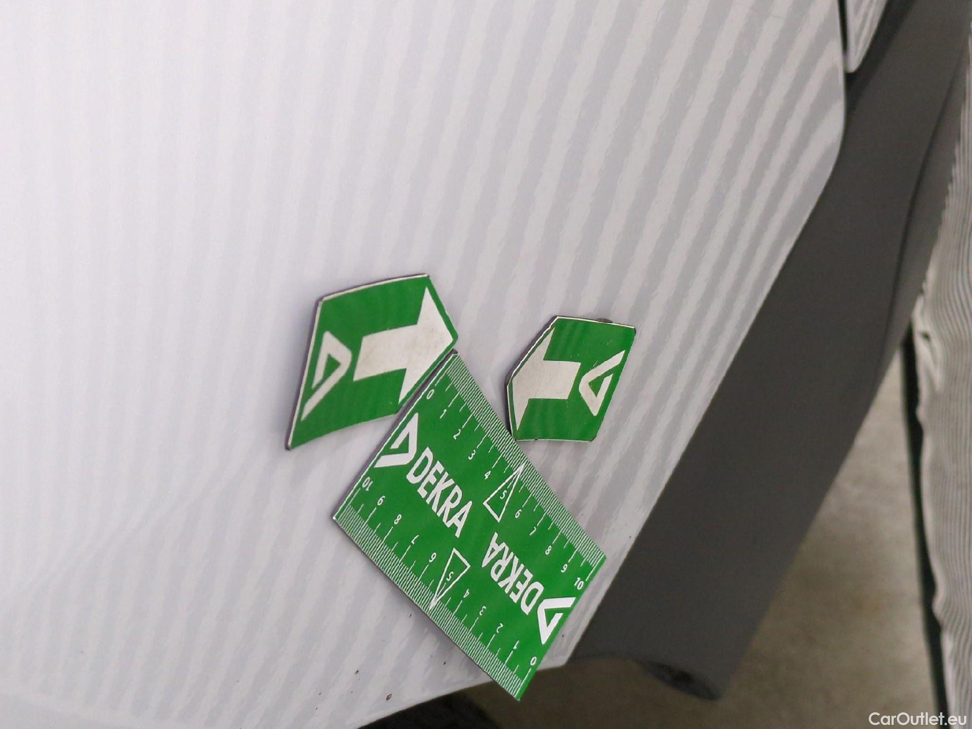  Citroen  Berlingo CITROEN  VU 4p Fourgonnette M 650kg BlueHDi 100 SandS BVM Driver #17