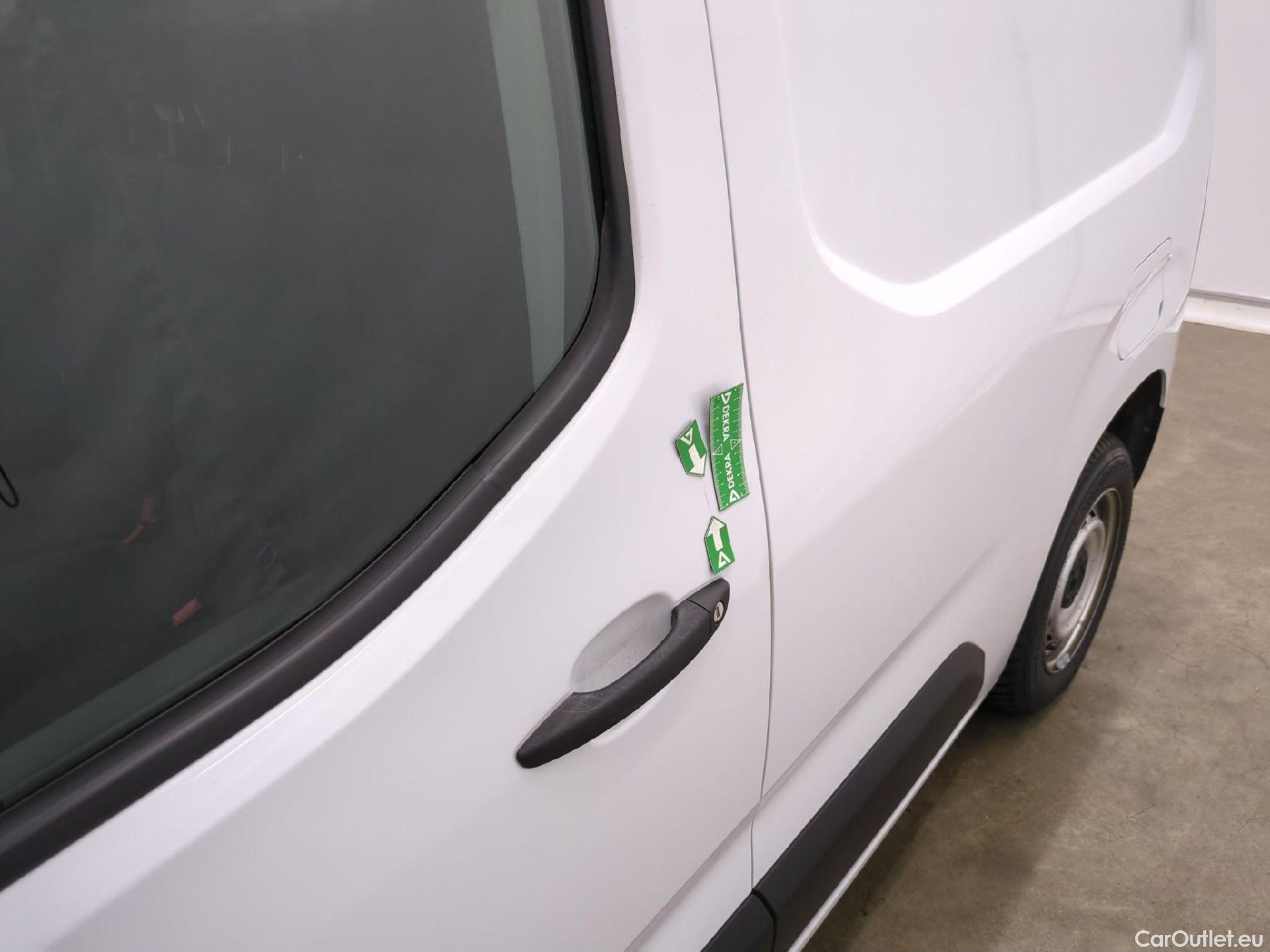  Citroen  Berlingo CITROEN  VU 4p Fourgonnette M 650kg BlueHDi 100 SandS BVM Driver #12